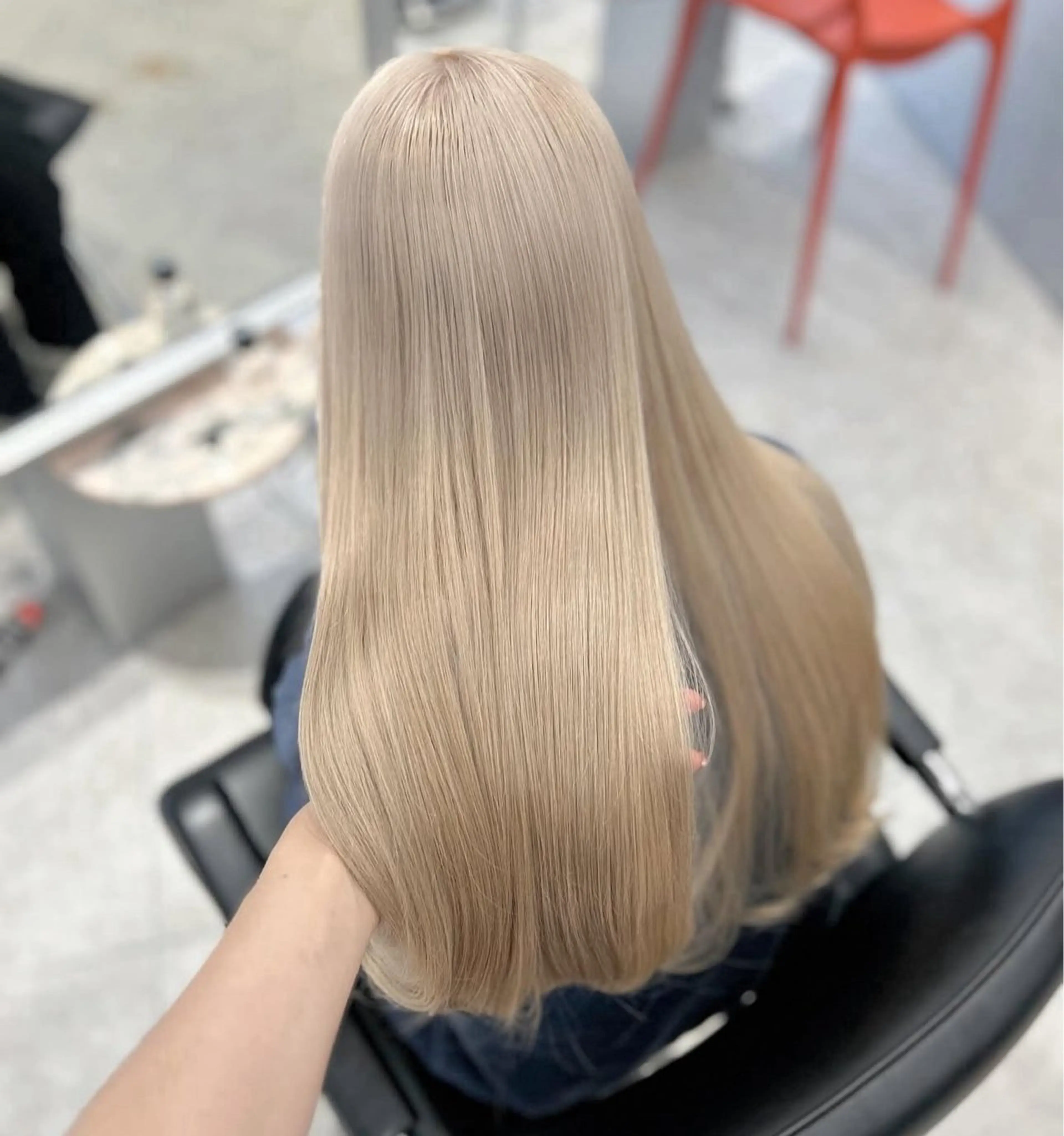 ロング カラー PELE アネックス梅田茶屋町店所属・PELE ハイトーン RIMUのヘアスタイル