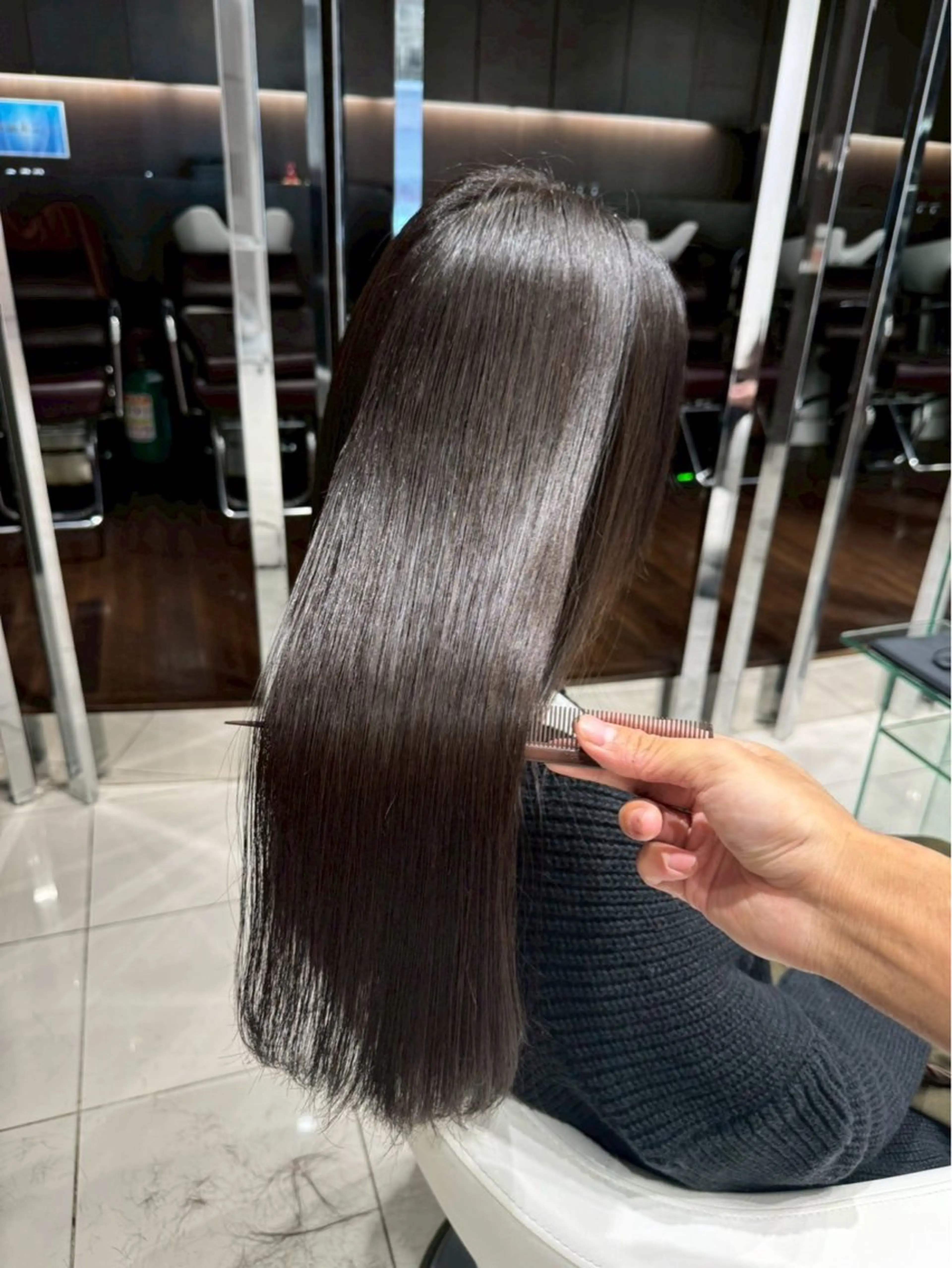 ロング 大河 由依のヘアスタイル