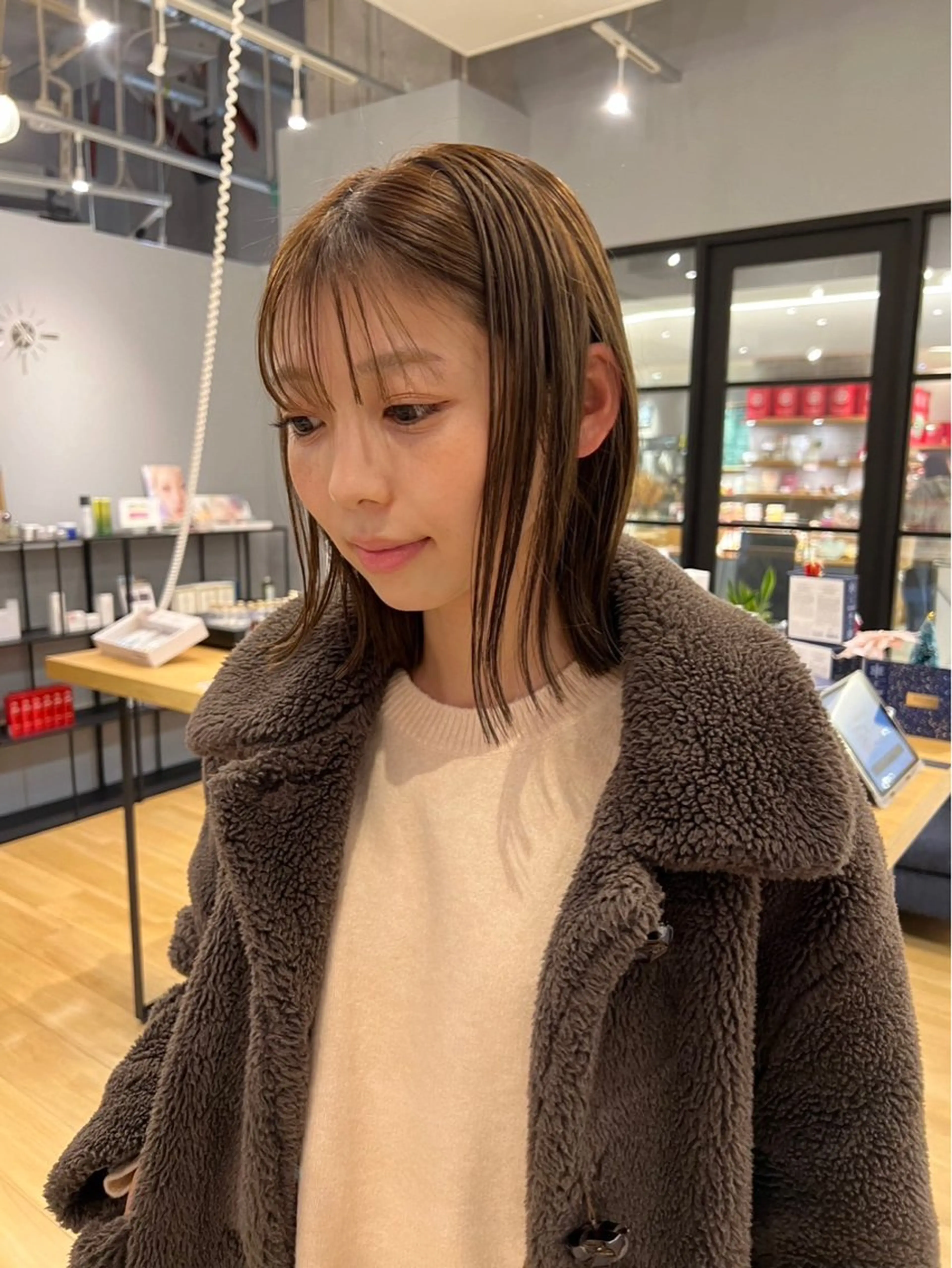 ミディアム 田中 優菜のヘアスタイル