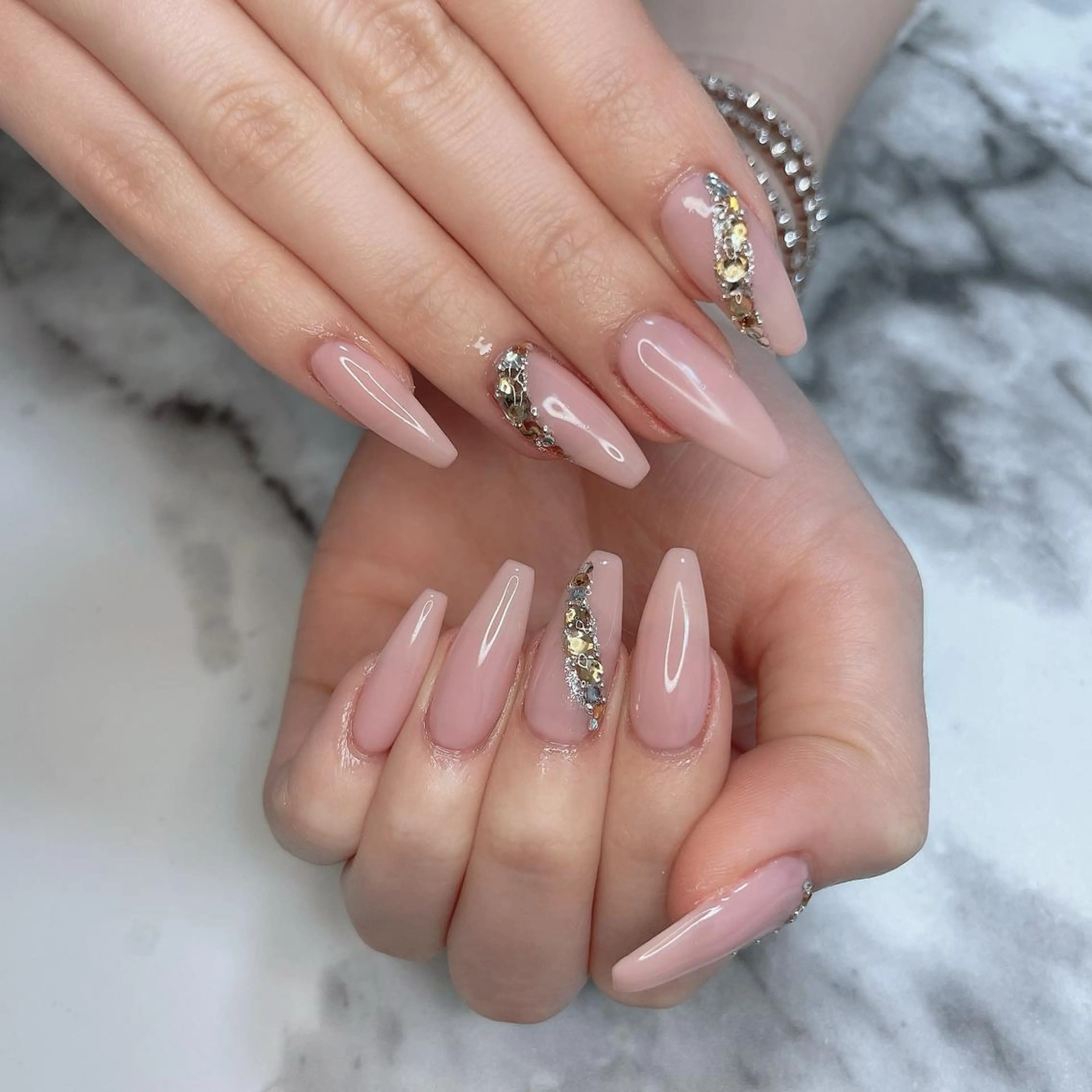 ネイル ロングネイル ハンドネイル salon de belnetta所属・kayo 💅のネイルデザイン