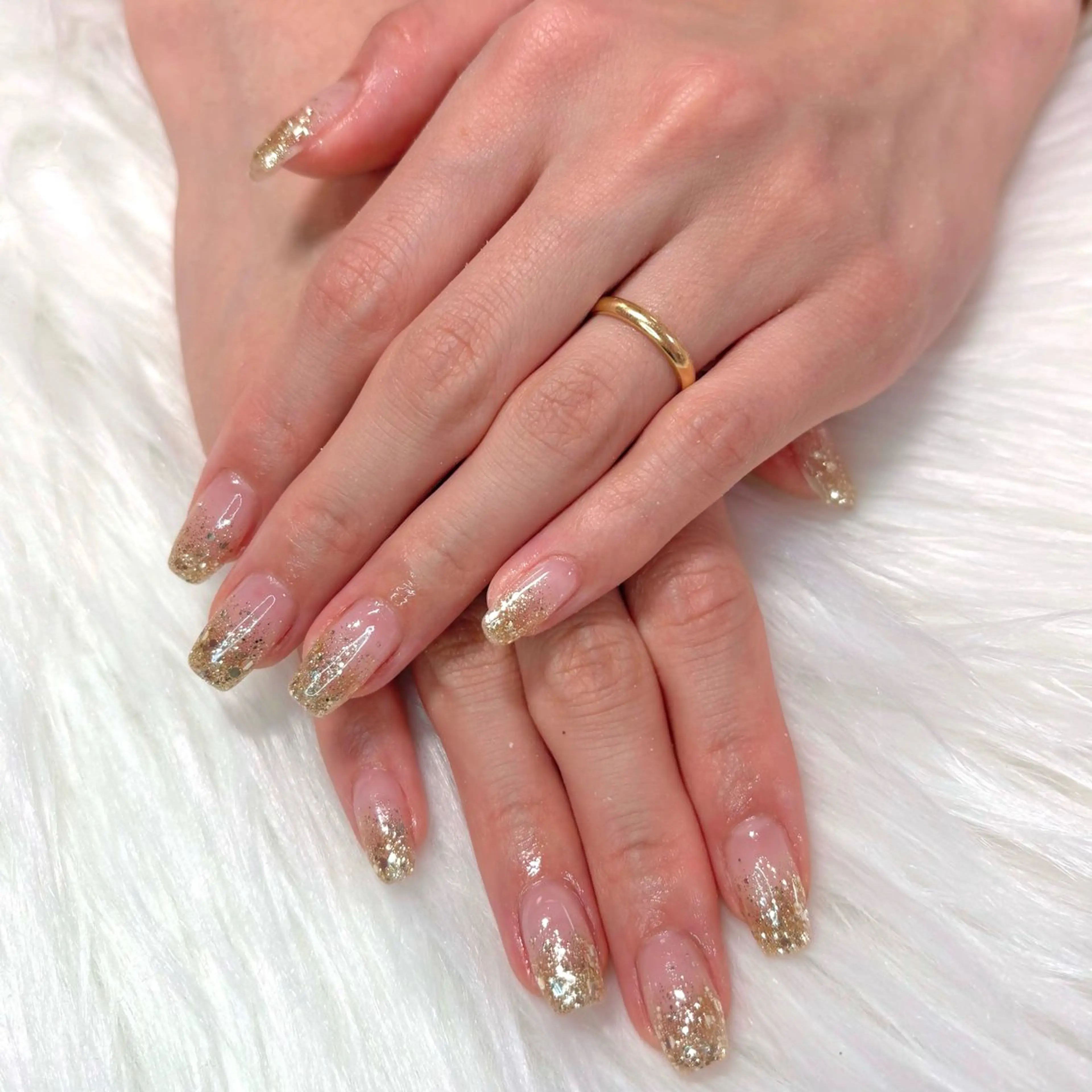 ネイル ゴールド グラデーション ラメ(グリッター) ラメグラデーション ハンドネイル Noix nailのネイルデザイン