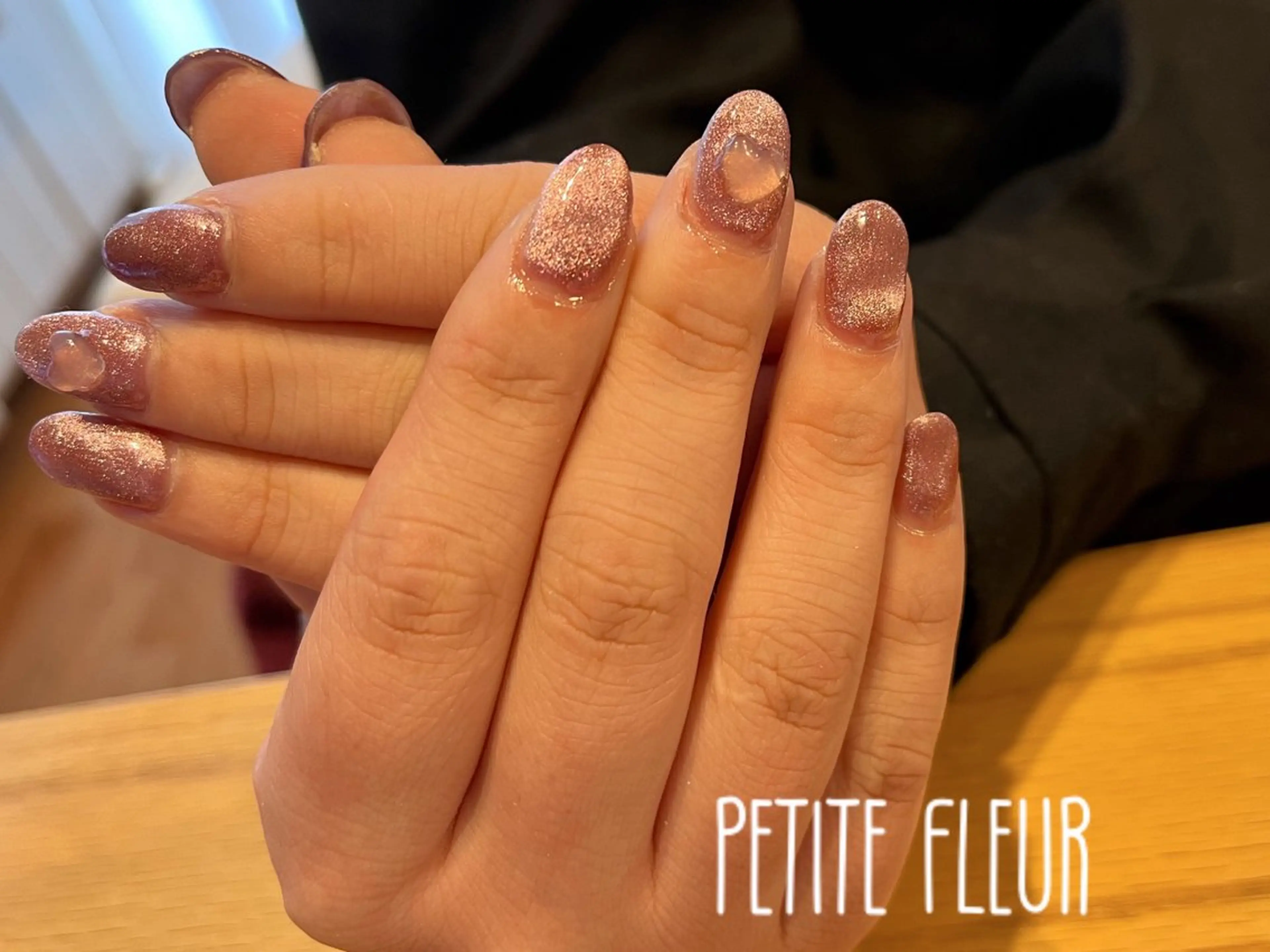 ネイル マグネットネイル ハンドネイル ビューティーサロン プチフルールのネイルデザイン