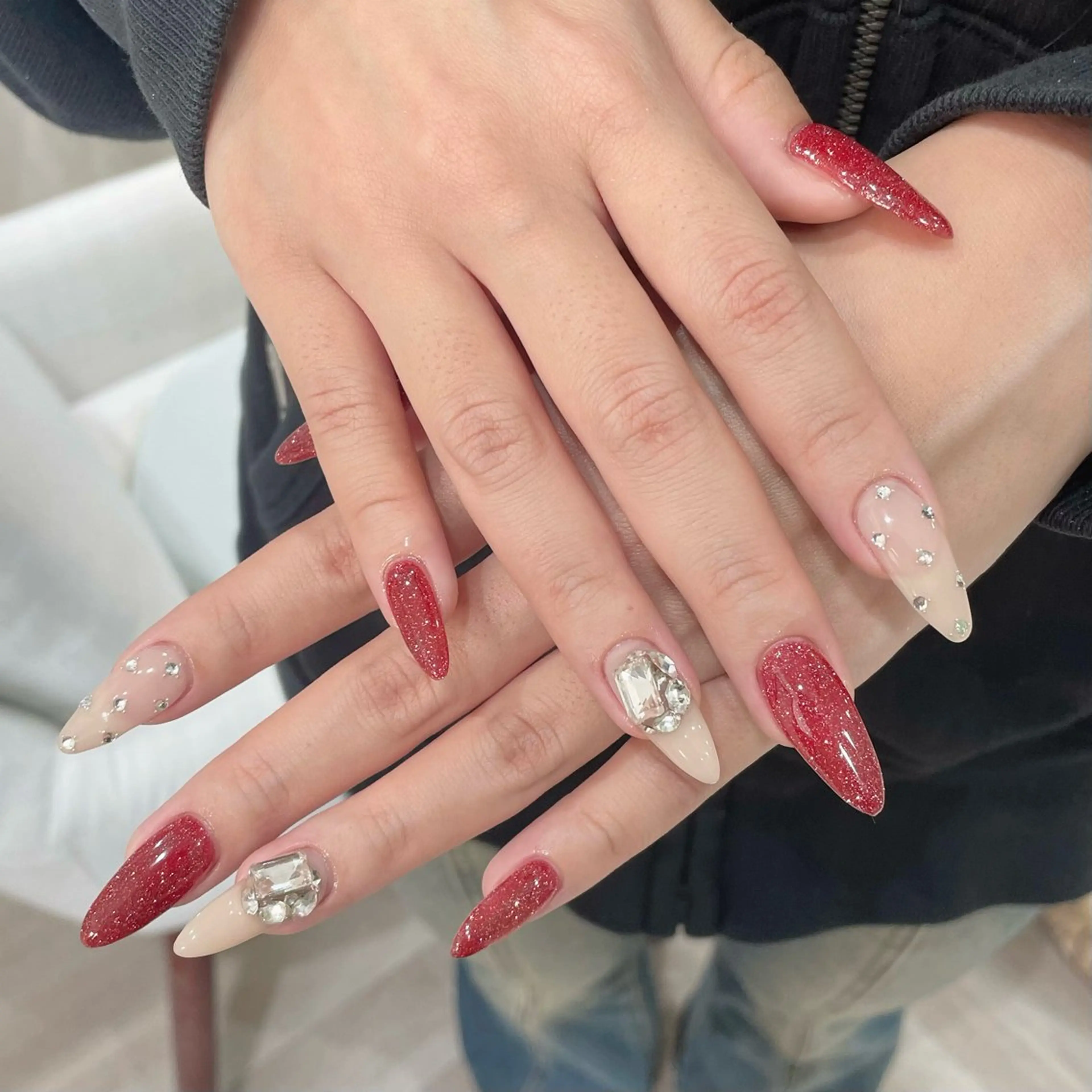 ネイル フラッシュネイル ロングネイル 赤色 冬ネイル クリスマス Ricnail☾ ayanoのネイルデザイン