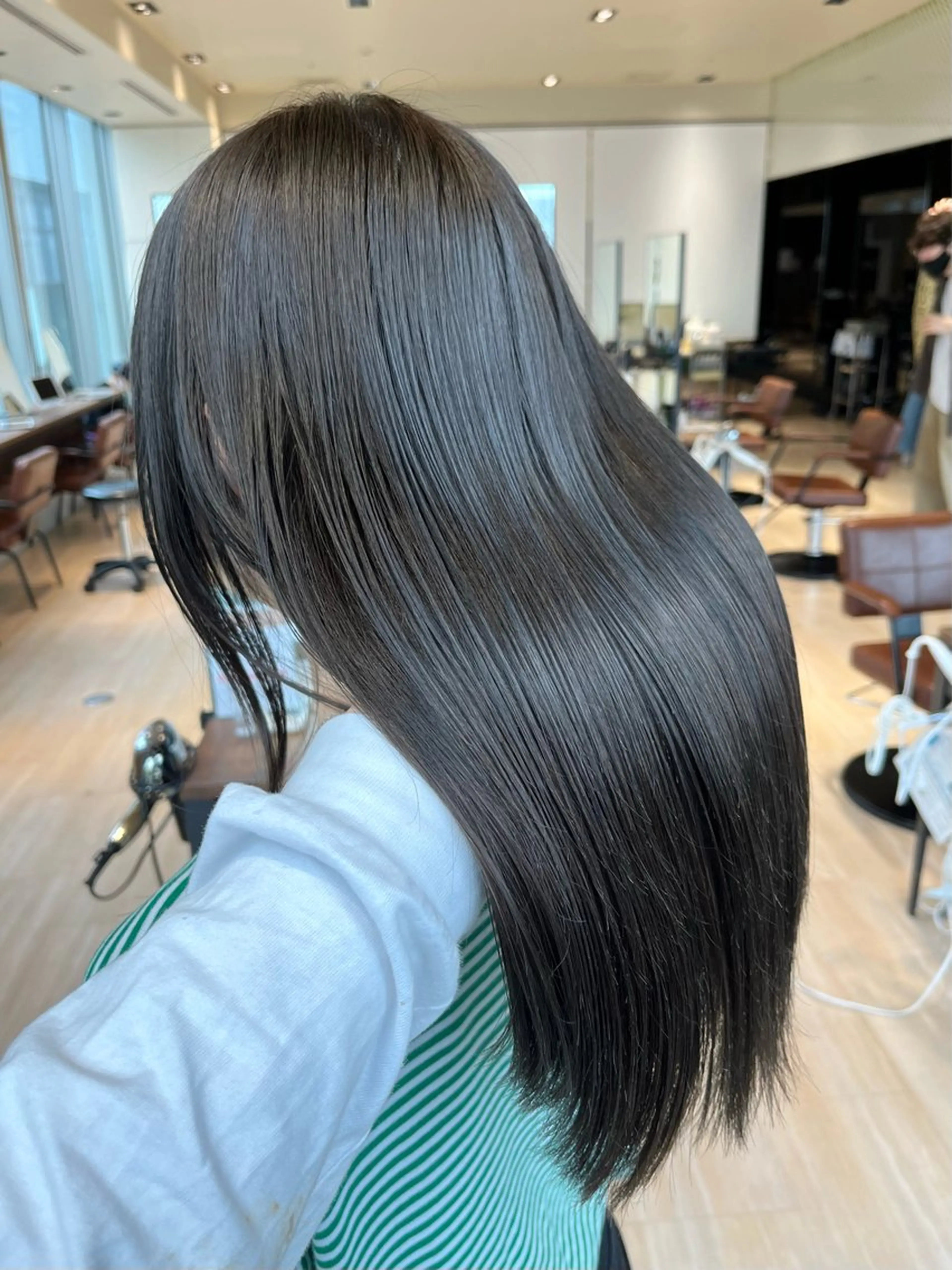セミロング カラー グレージュ オリーブグレージュ オリーブグレー カット ヘアカラー トリートメント レイヤー/顔周り /透明感🩶高橋大のヘアスタイル