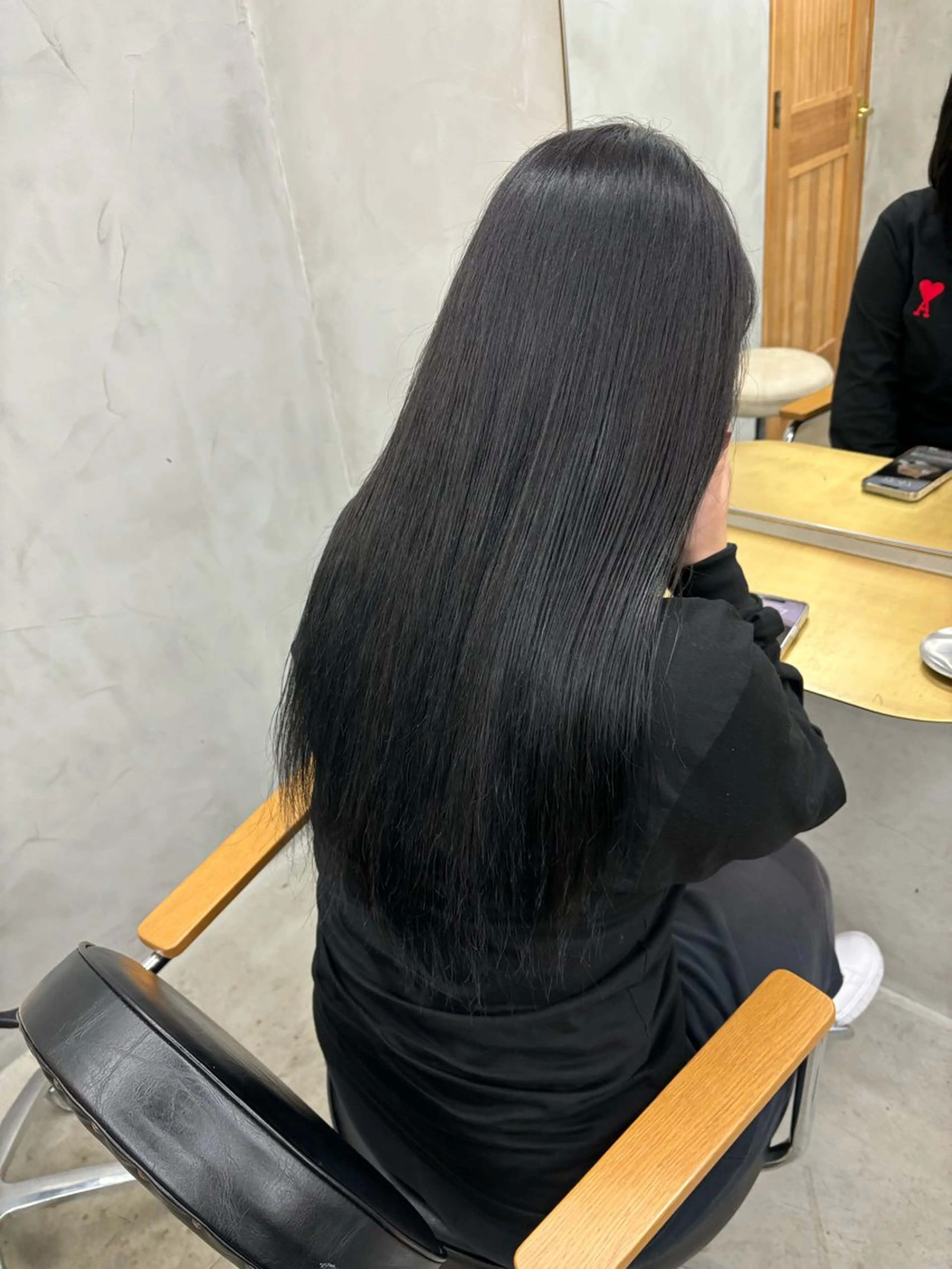 カラー 黒髪 ブルーカラー ブルーブラック 古川 未優のヘアスタイル