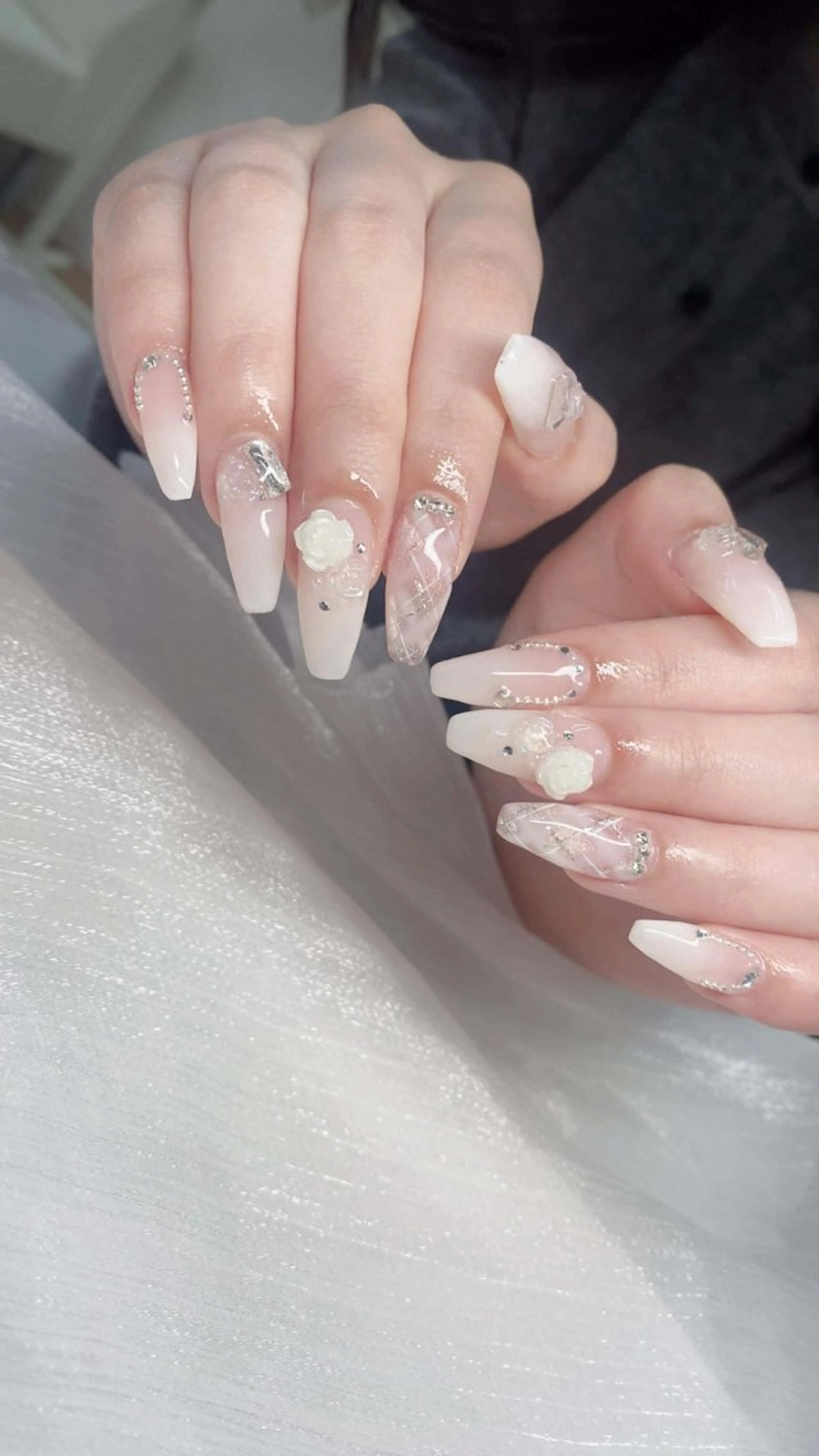 ネイル フレンチネイル グラデーション 韓国ネイル マグネットネイル ニュアンスネイル ハンドネイル Squeen Nailのネイルデザイン