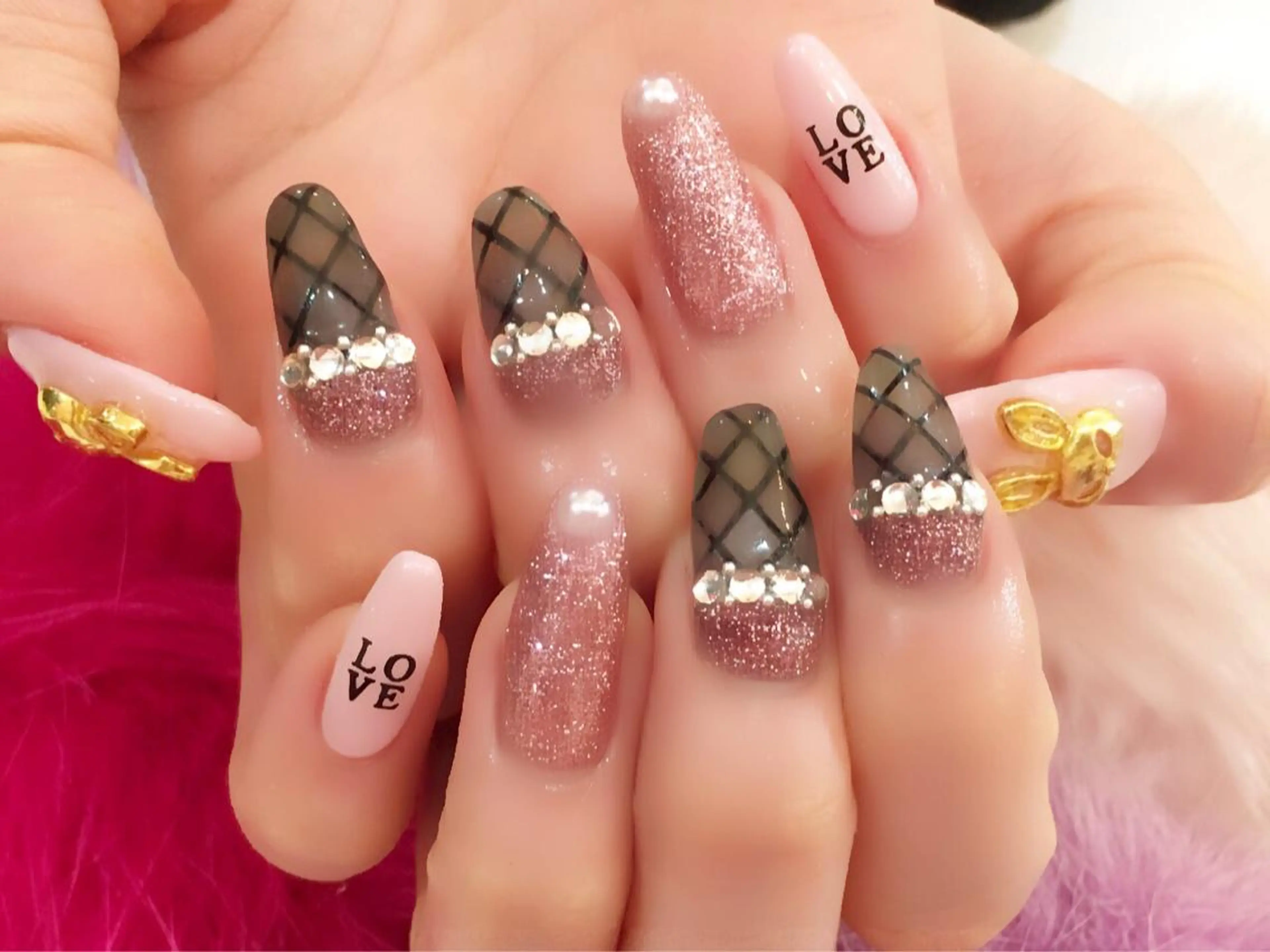 ロング カラー キッズ ネイル ピンクカラー 学生 ロング アートネイル フットネイル NAILSGOGO shibuyaのネイルデザイン