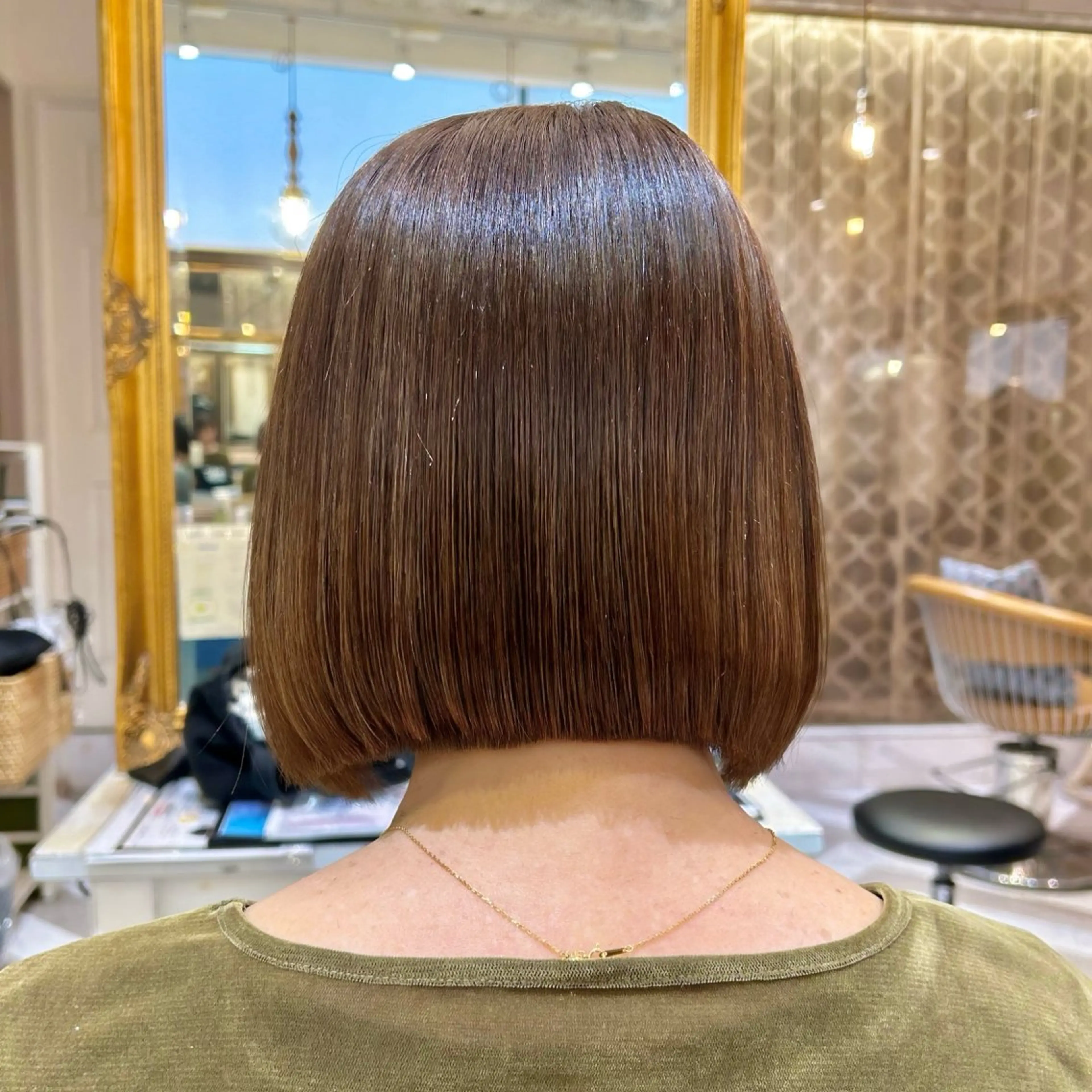 ミディアム カラー 縮毛矯正 髪質改善【縮毛矯正】 美髪ボブを量産する人のヘアスタイル