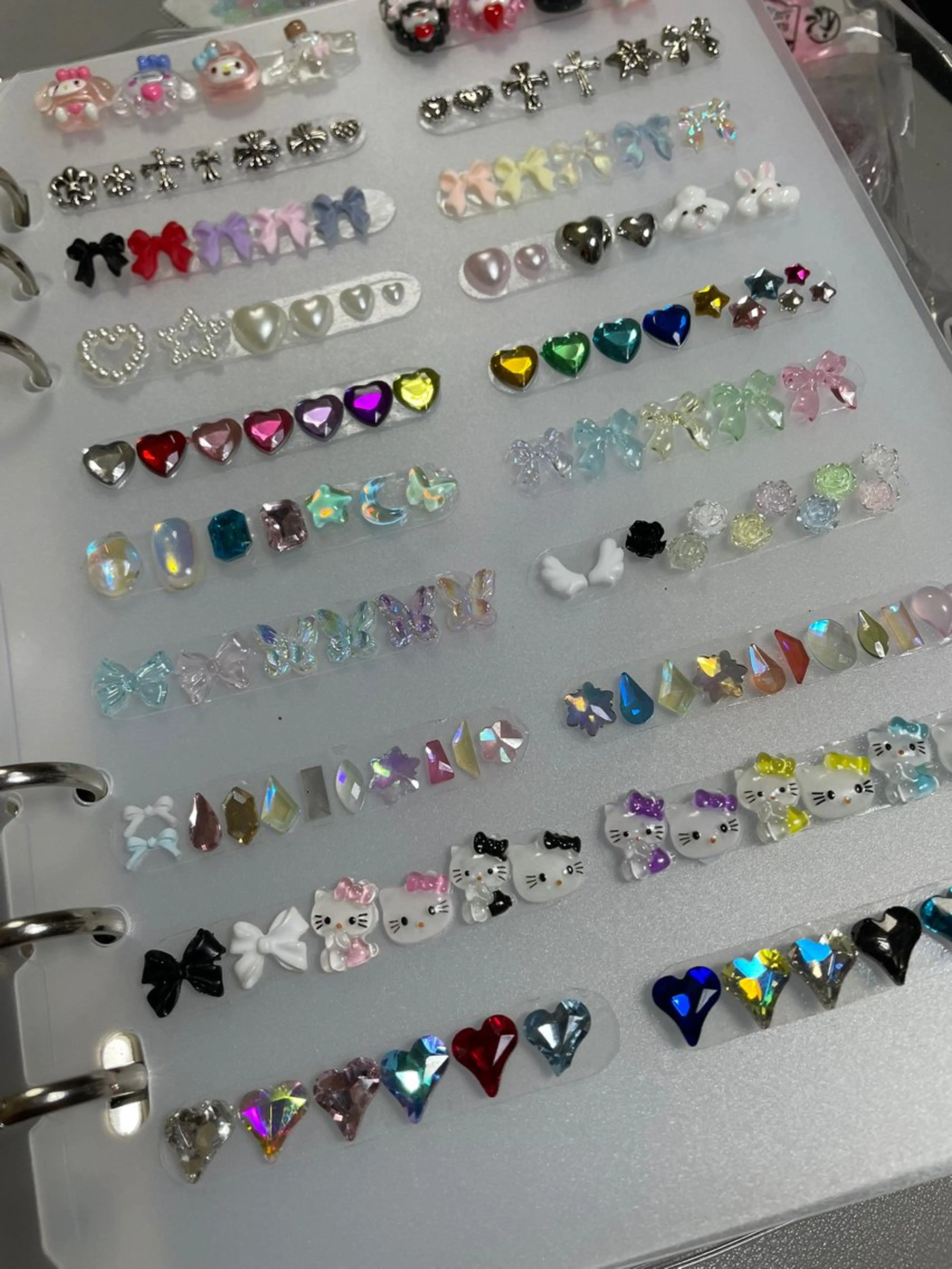 ネイル ハンドネイル alma (アルマ)のネイルデザイン