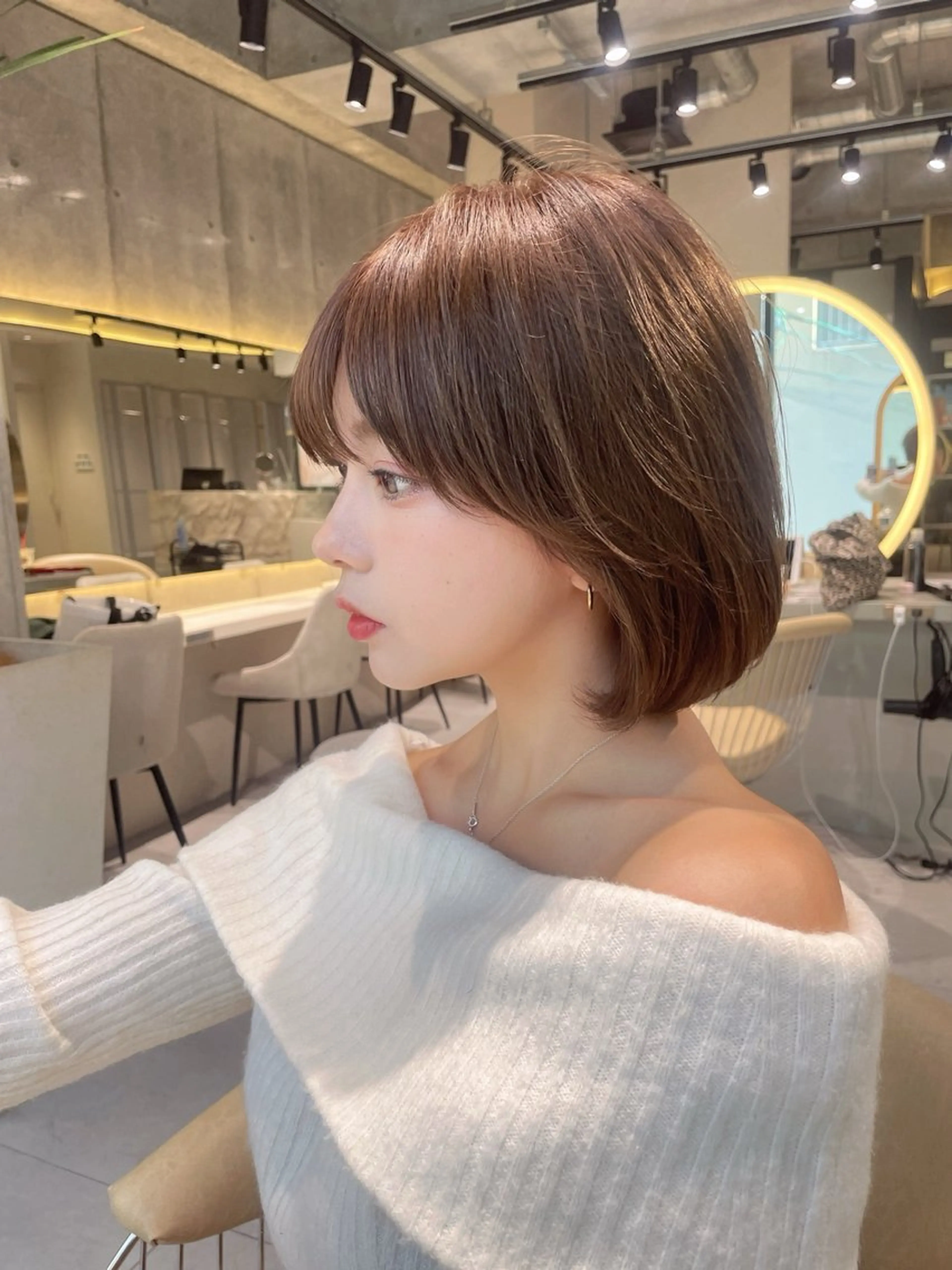 ミディアム カット ヘアカラー rina／ベージュ ワンホン/韓国ヘアのヘアスタイル