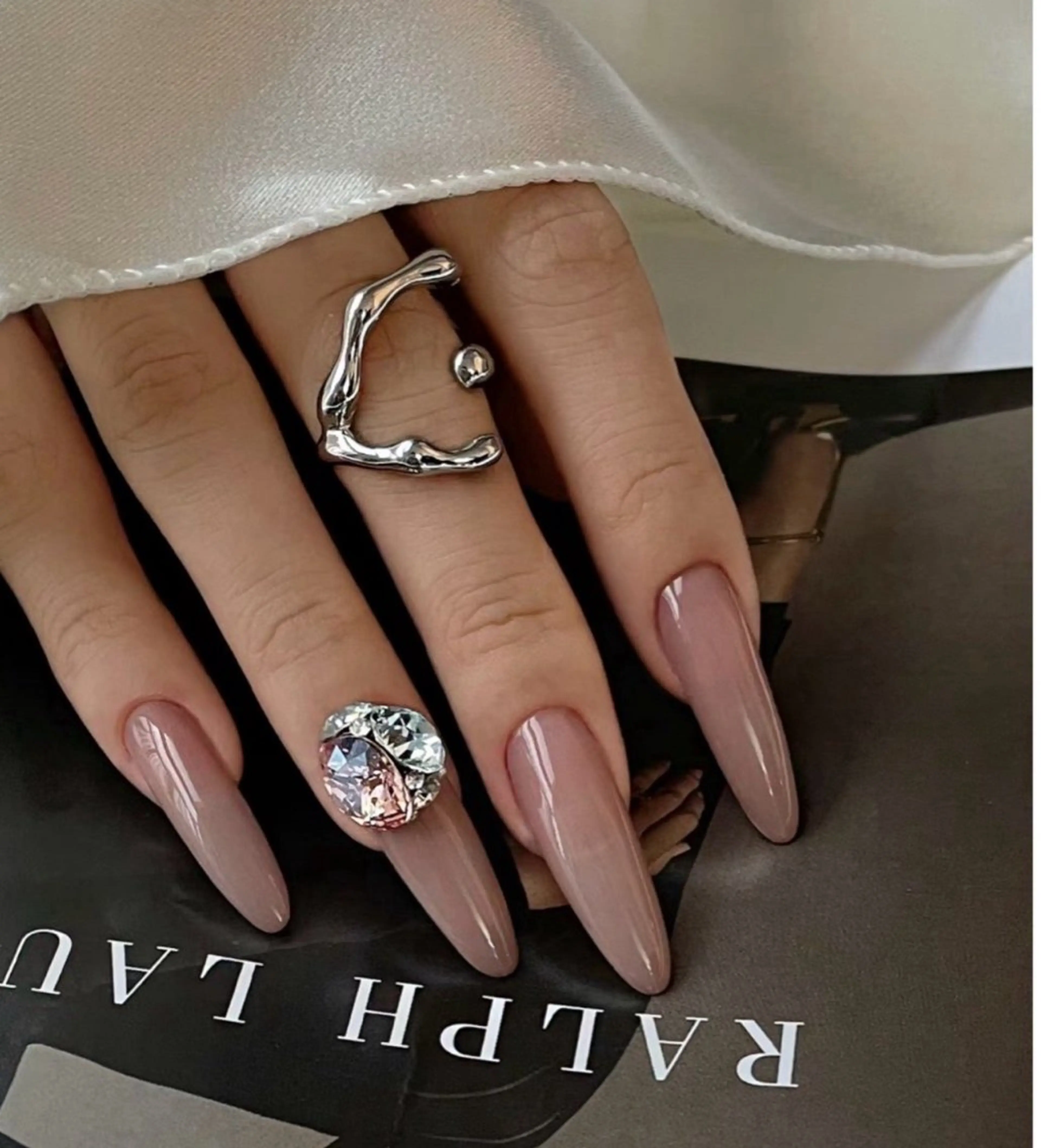 ネイル アールビーネイル所属・mase Megumiのネイルデザイン