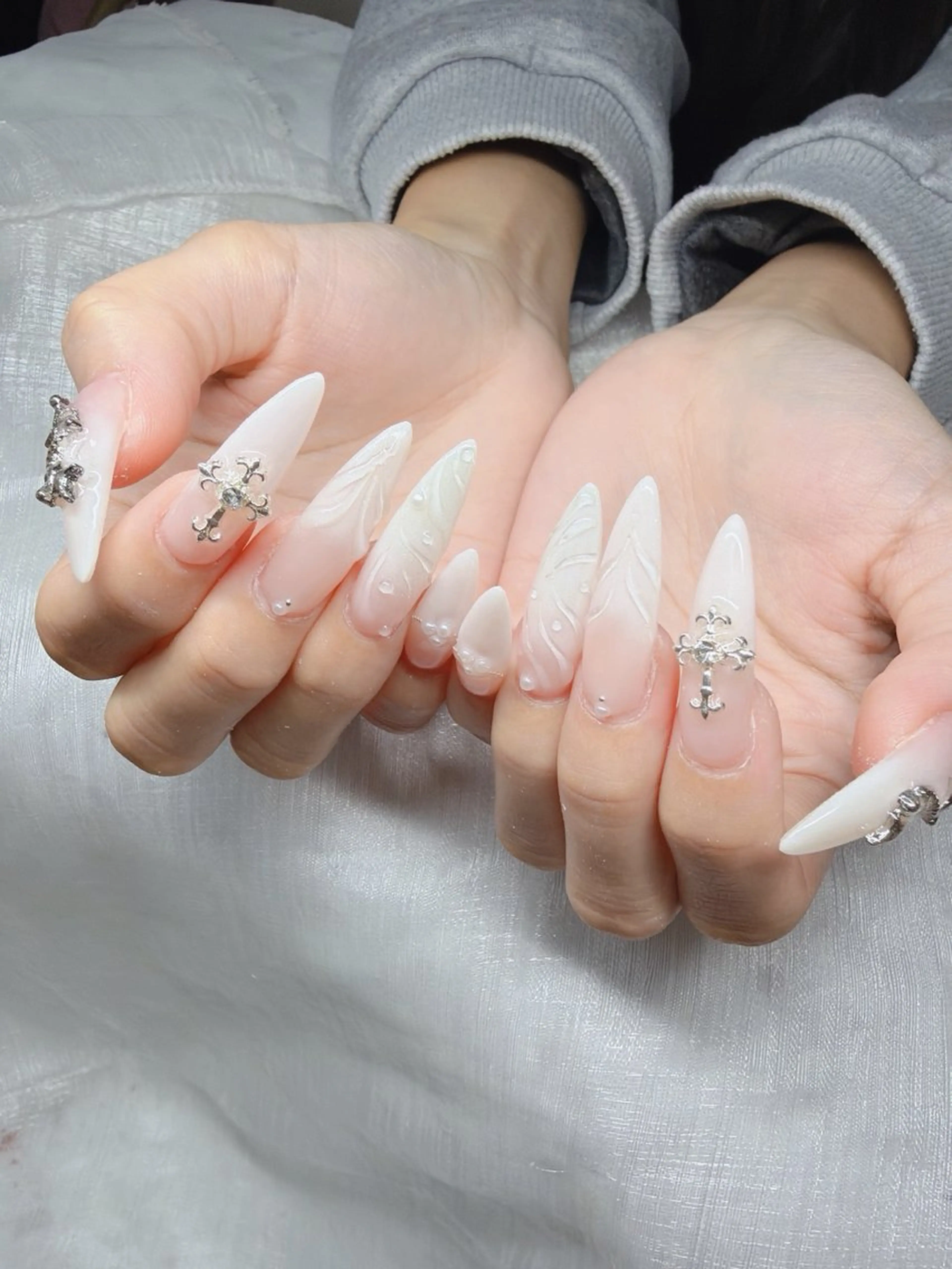 ネイル ハンドネイル Lee Nailsのネイルデザイン