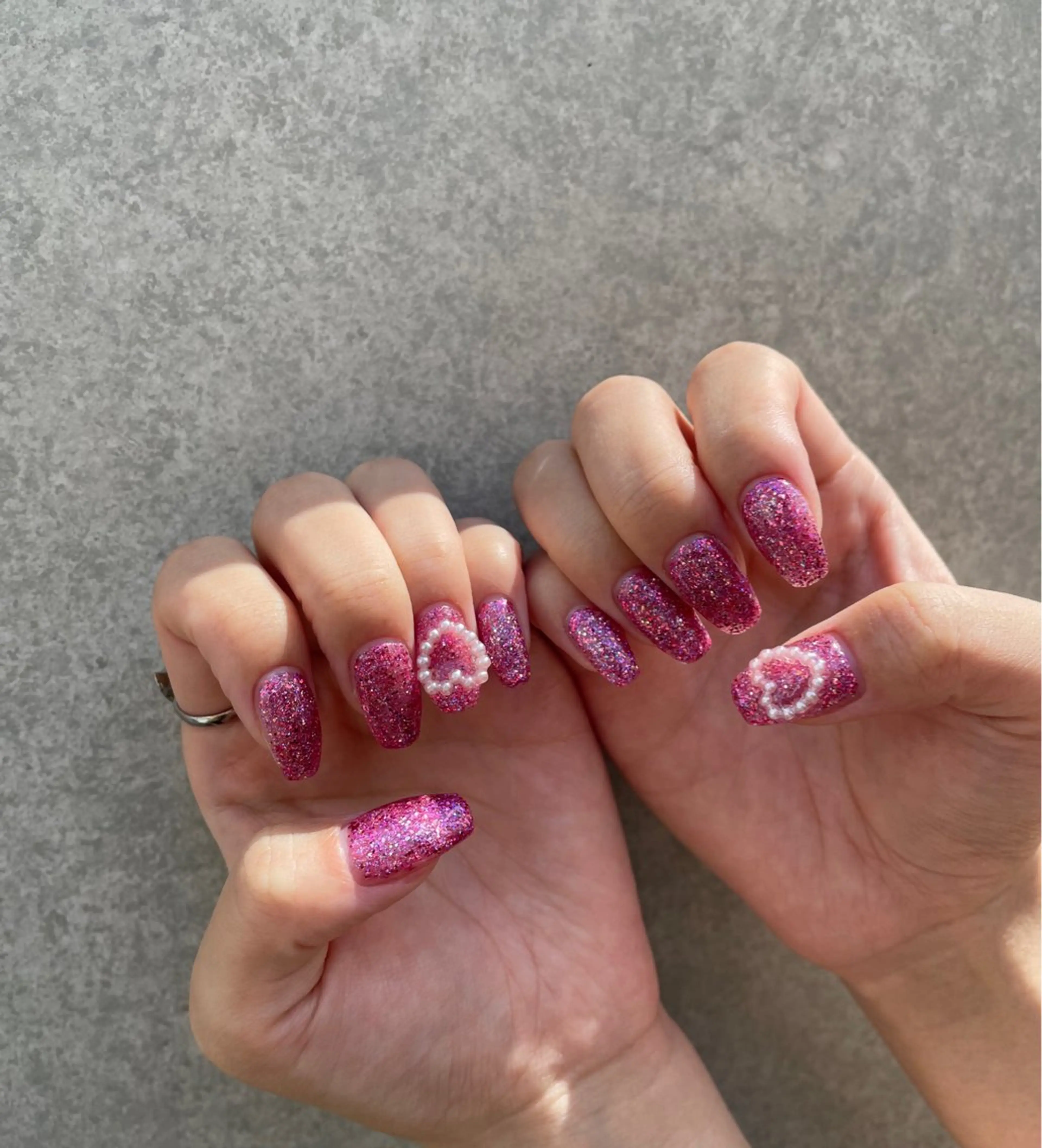 ネイル ハート ワンカラーネイル ストーンネイル ハンドネイル Soeur ネイリストのネイルデザイン