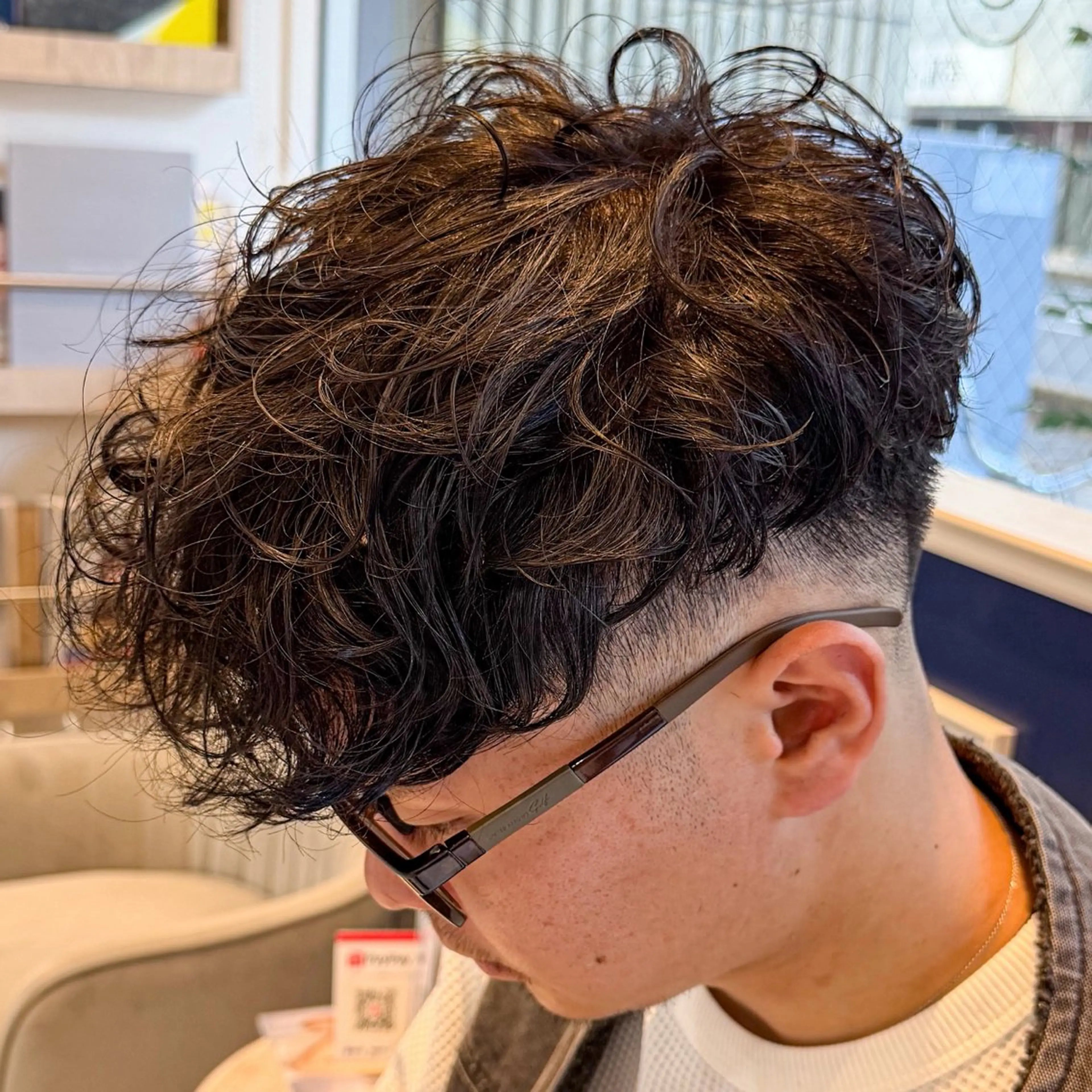 ショート パーマ メンズ スペインカール カット 吉田 新平のヘアスタイル