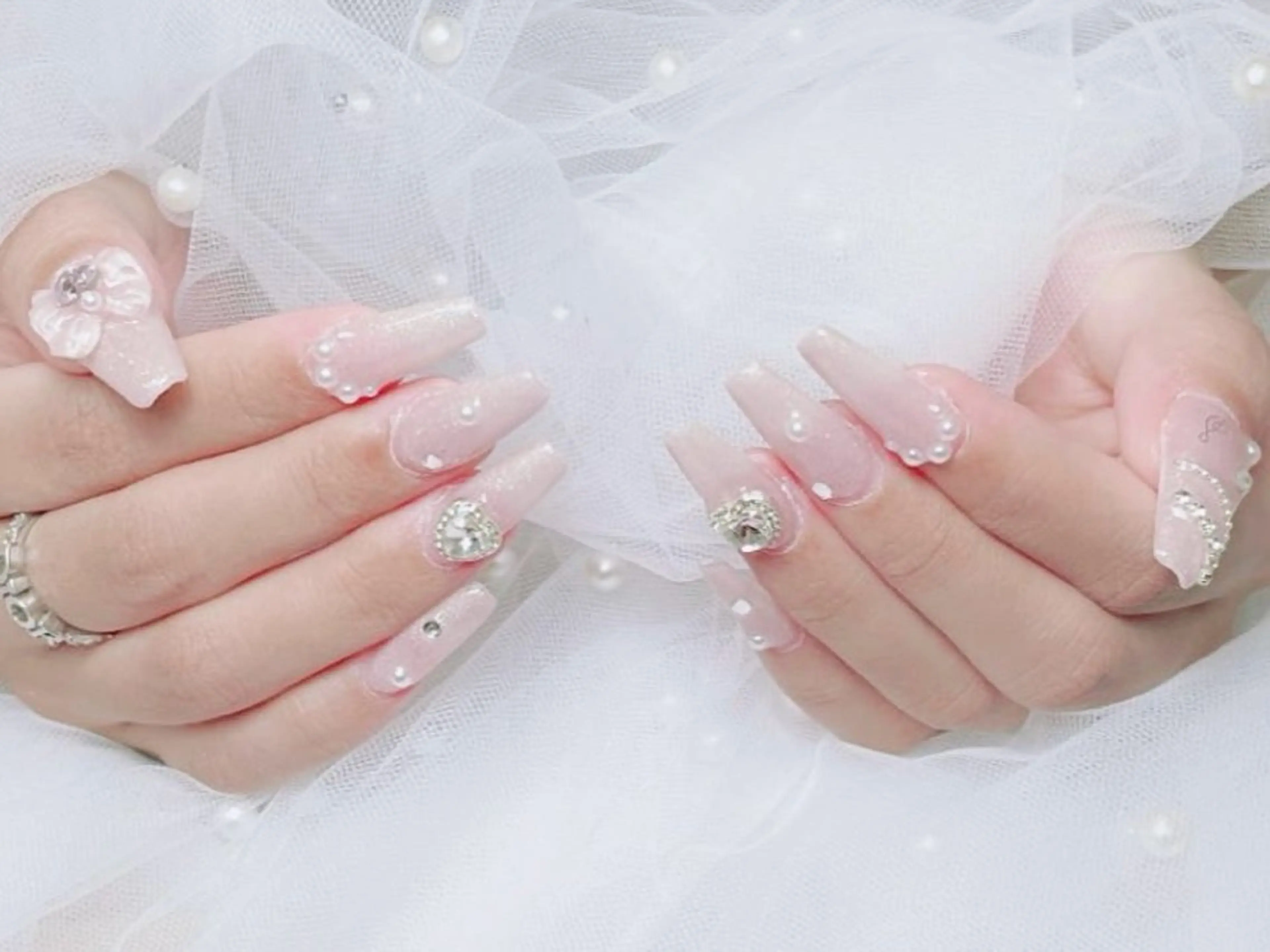 ネイル フレンチネイル ジェルネイル ハート 韓国ネイル マグネットネイル ハンドネイル ネイルサロン lotusのネイルデザイン