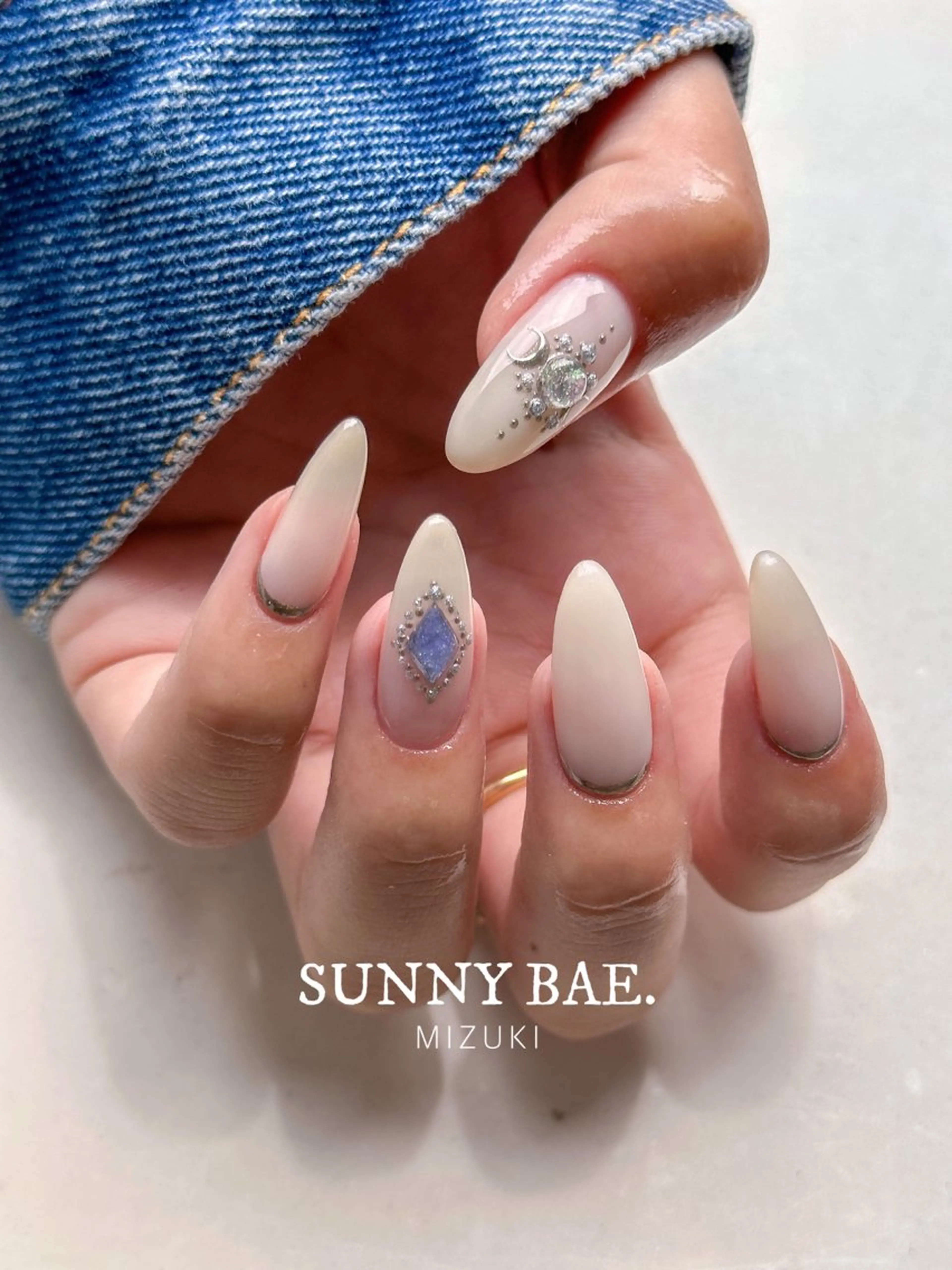 ネイル オーロラネイル フレンチネイル ロングネイル マグネットネイル ミラーネイル SUNNY BAE. 🌼MIZUKIのネイルデザイン