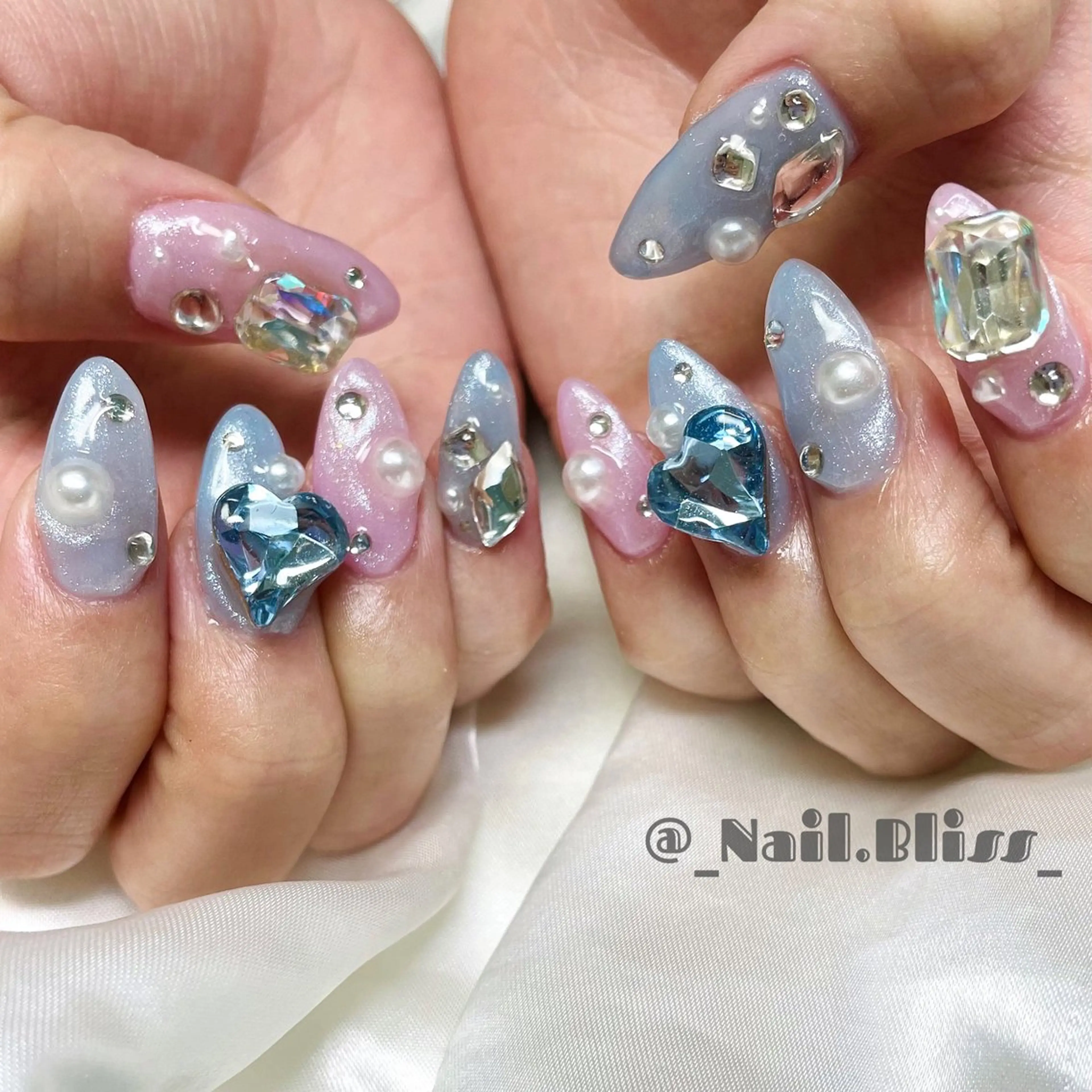 ネイル キラキラネイル ハンドネイル NAIL BLISSのネイルデザイン