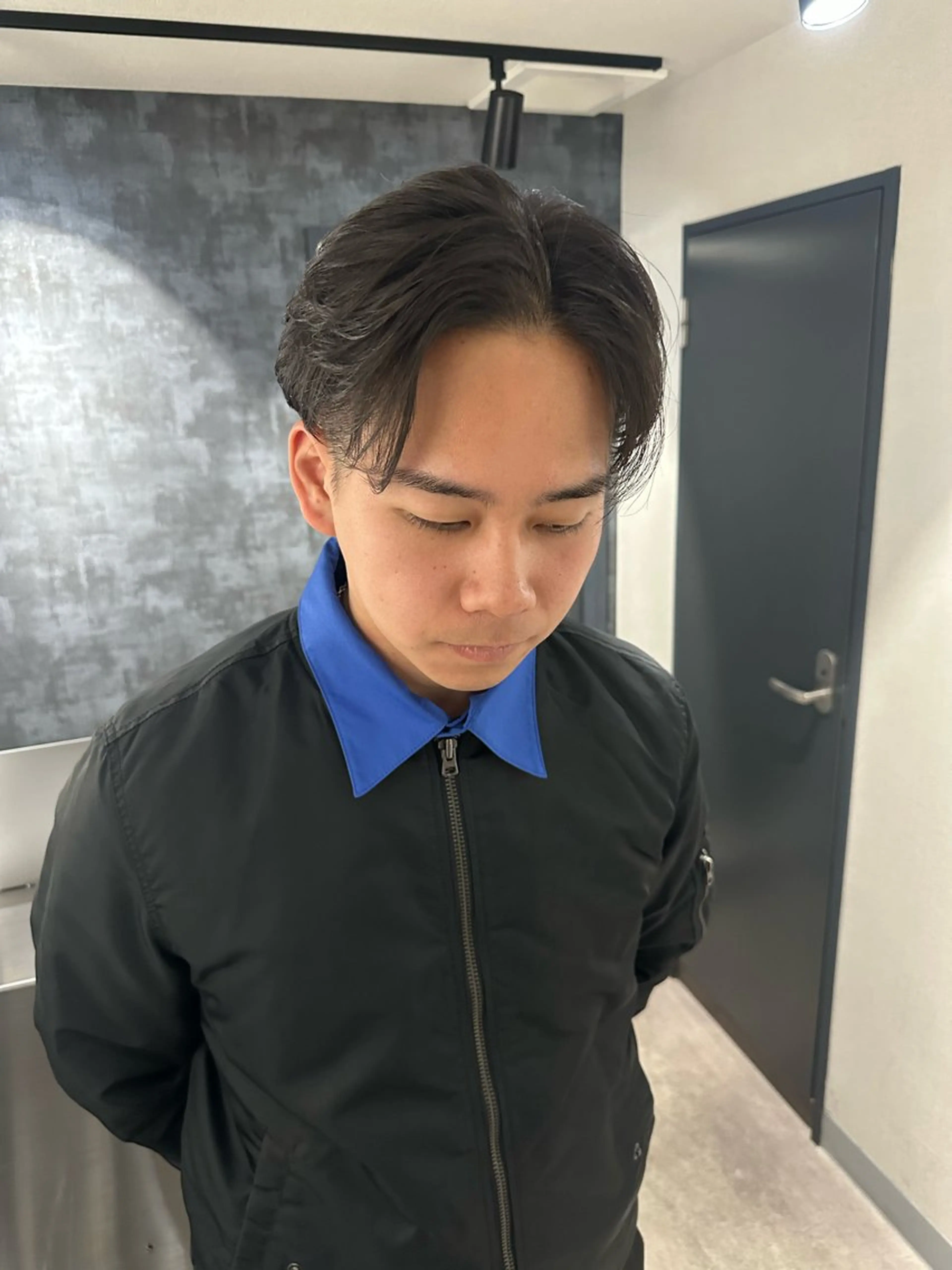 ミディアム パーマ メンズ センターパート カット パーマ SALOWIN 原宿 iori所属・🌟原宿指名No.1 センターパート⭐️のヘアスタイル