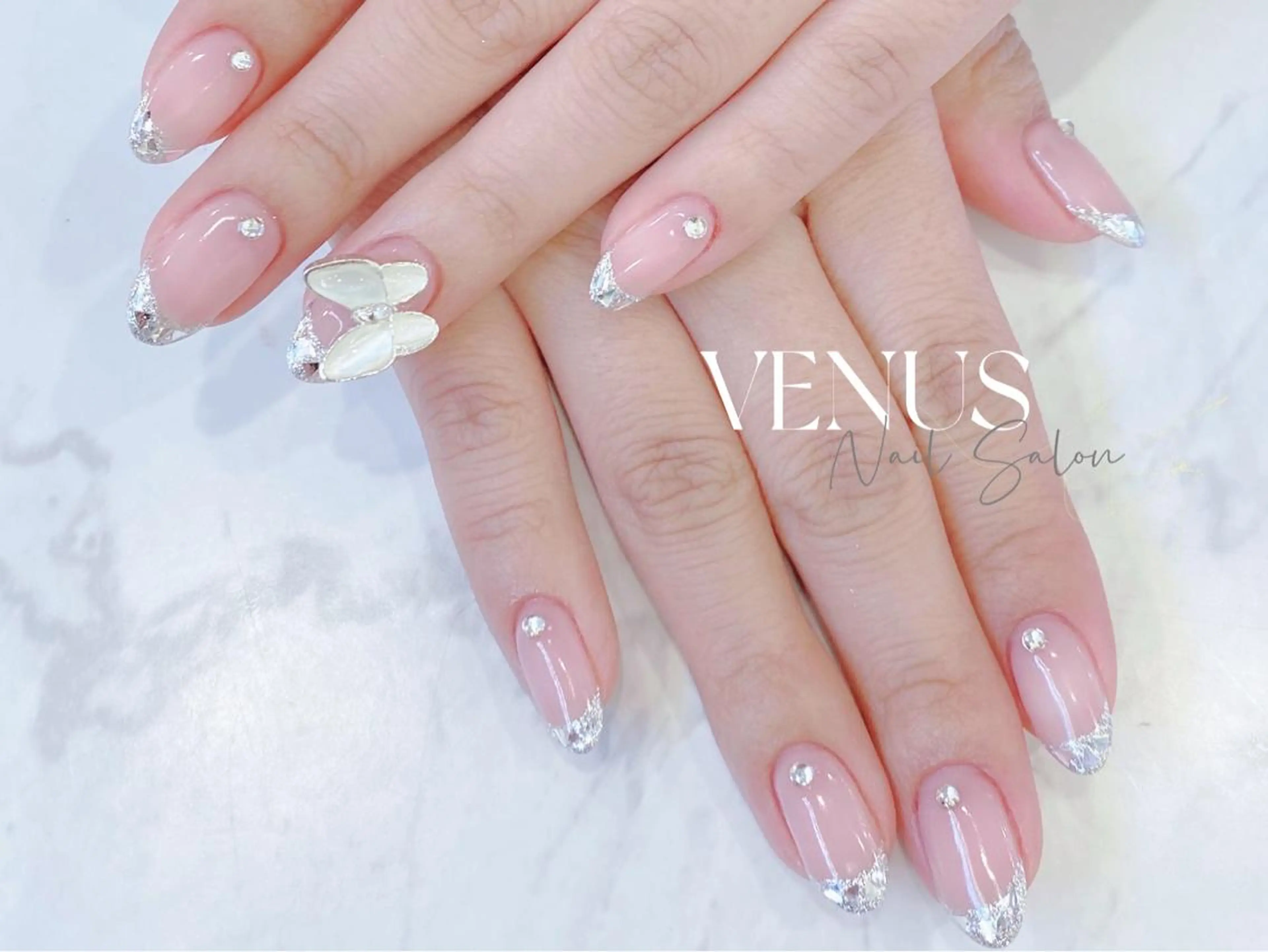 セミロング VENUS Nail ★池袋徒歩2分のネイルデザイン