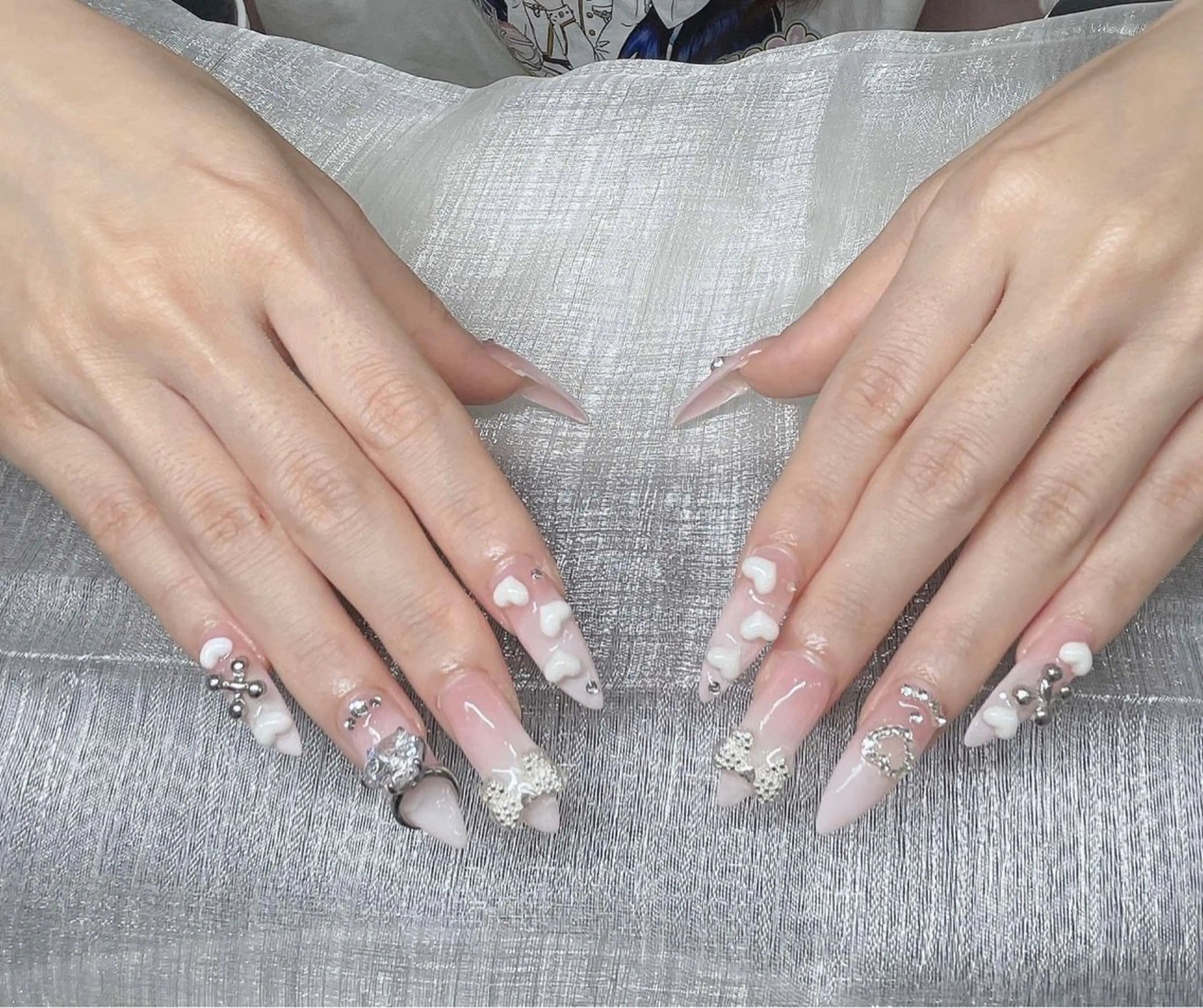 ネイル 長さ出し グラデーション 卒業式 キラキラネイル マグネットネイル ハンドネイル Lee Nailsのネイルデザイン