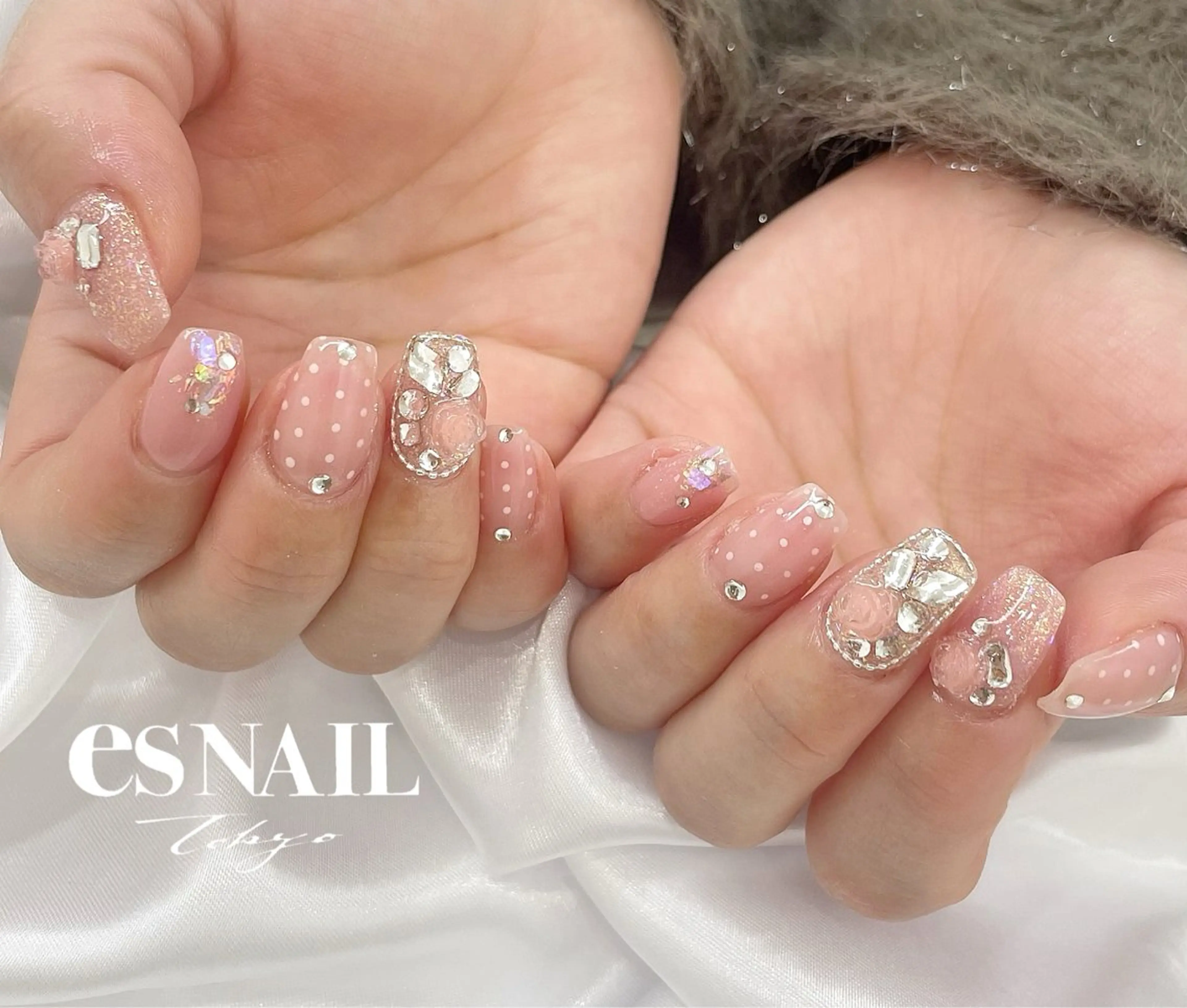 ネイル ストーンネイル ハンドネイル 中山 梨花のネイルデザイン