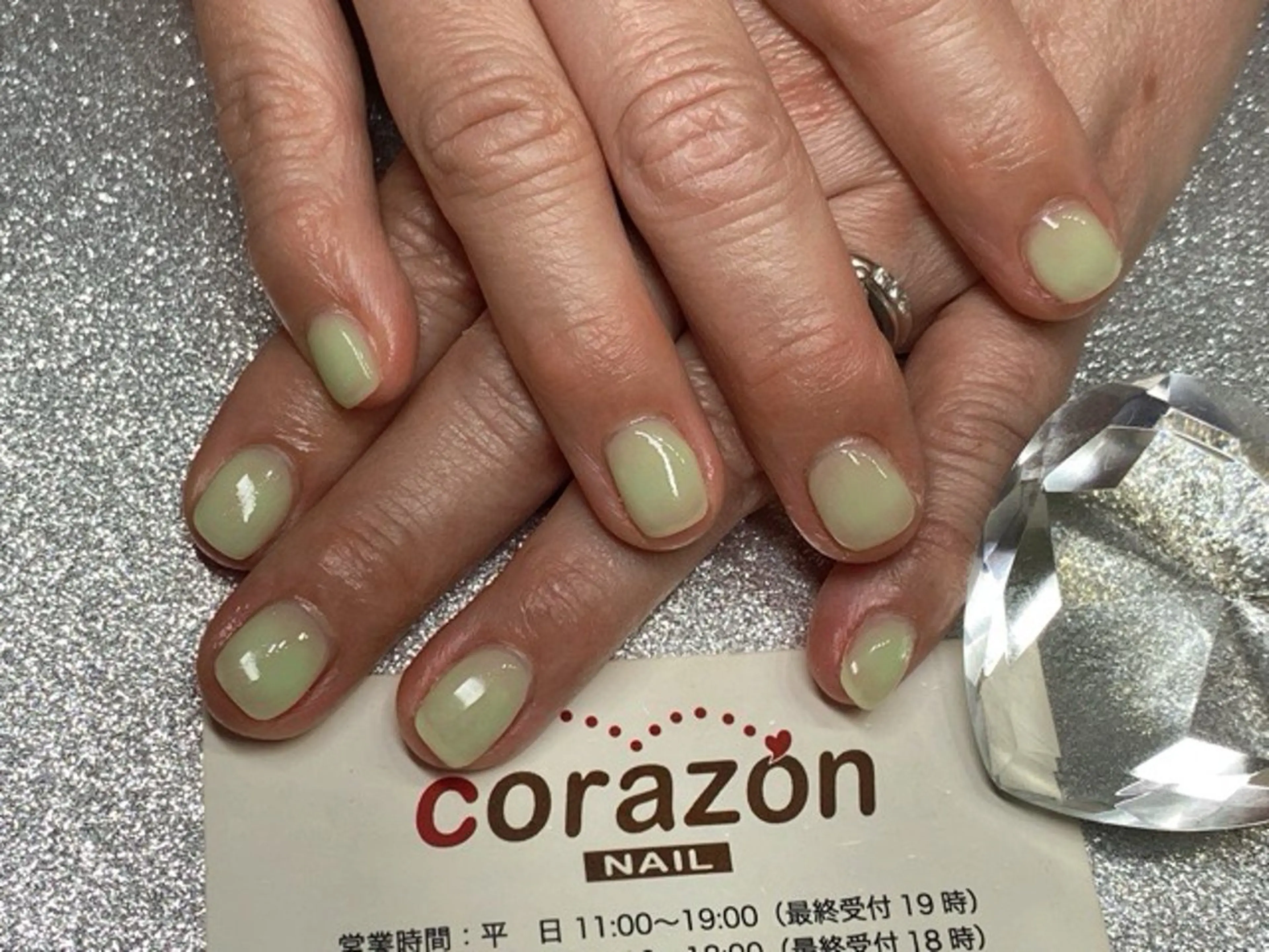 ネイル ジェルネイル グリーン ワンカラーネイル corazon所属・ネイリスト aicoのネイルデザイン