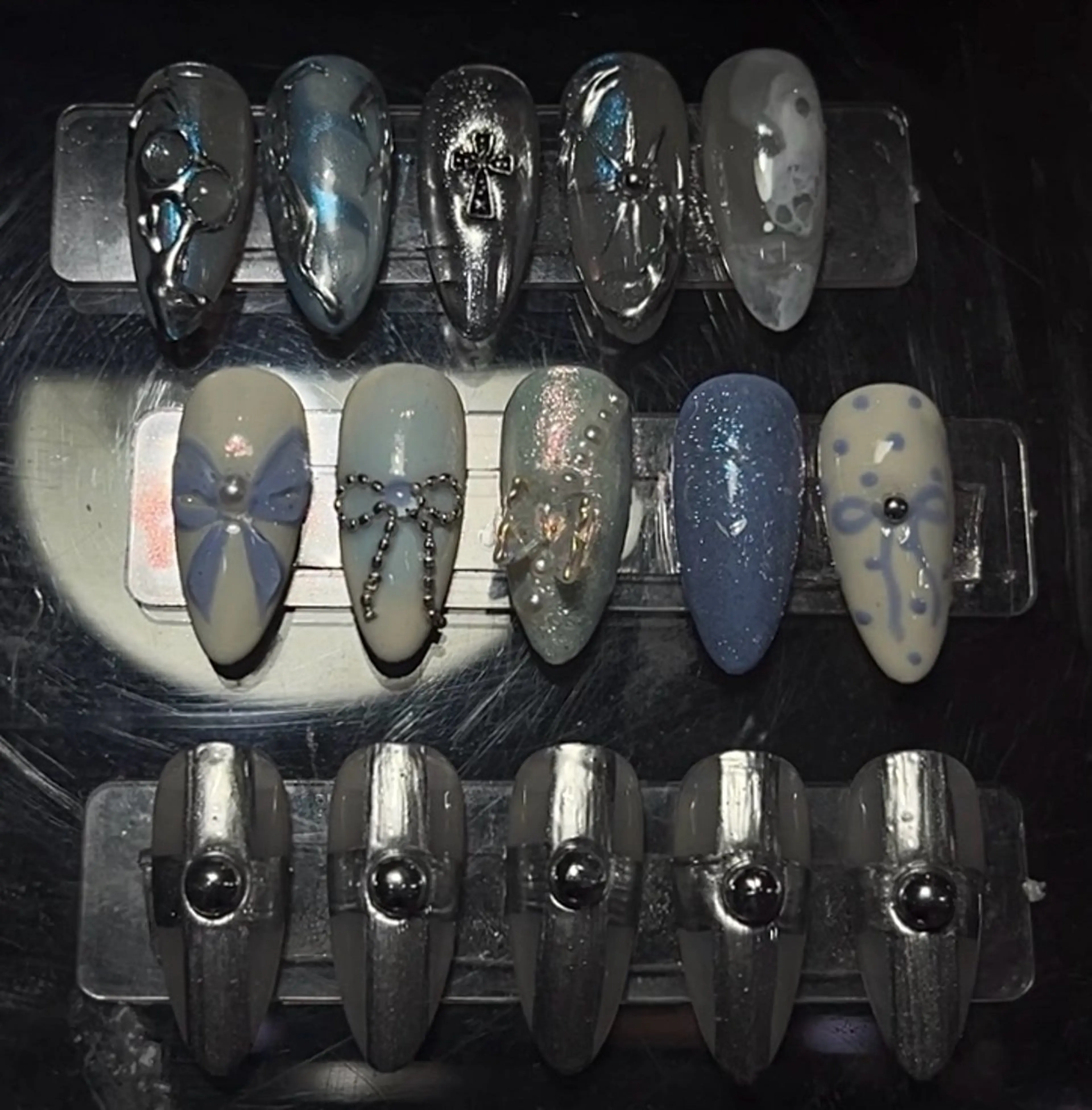 ネイル ハンドネイル アユリ リリのネイルデザイン