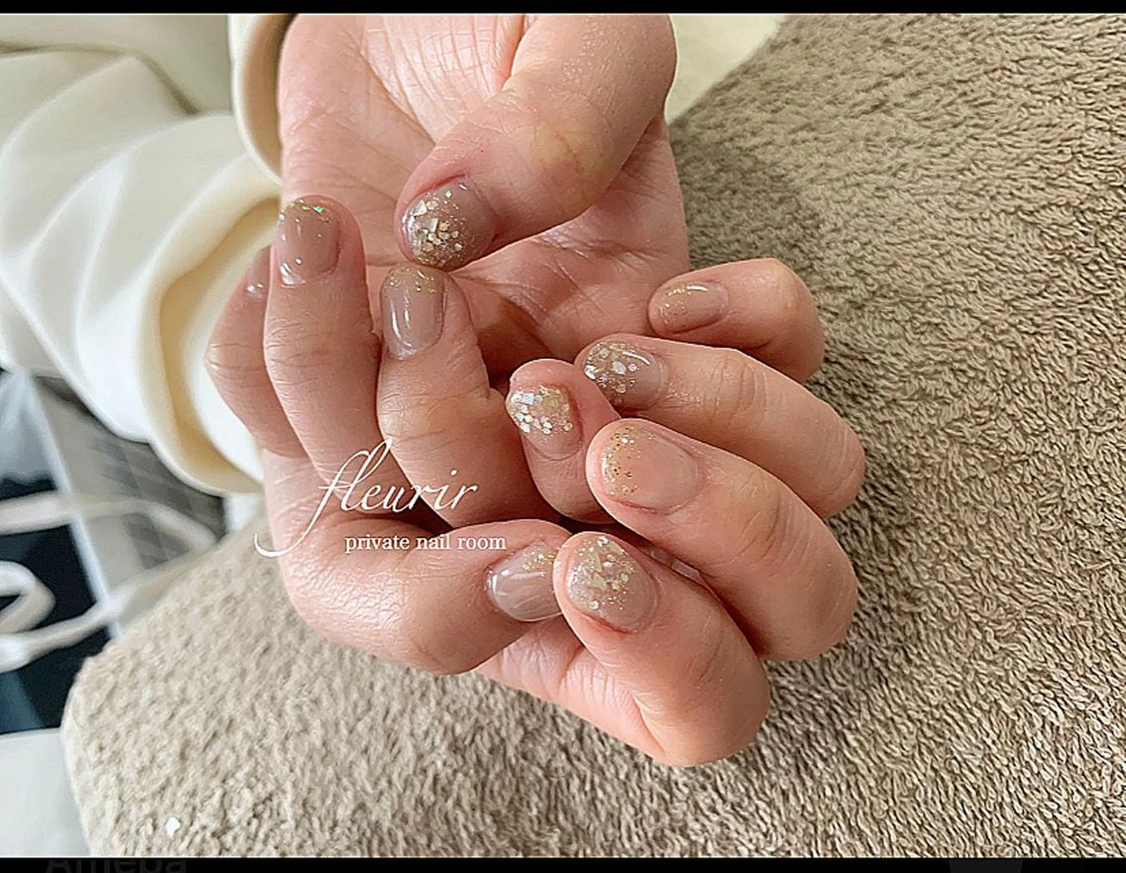 ネイル ゴールド ラメ(グリッター) オフィスネイル ワンカラーネイル フルリール 【プライベートサロンのネイルデザイン