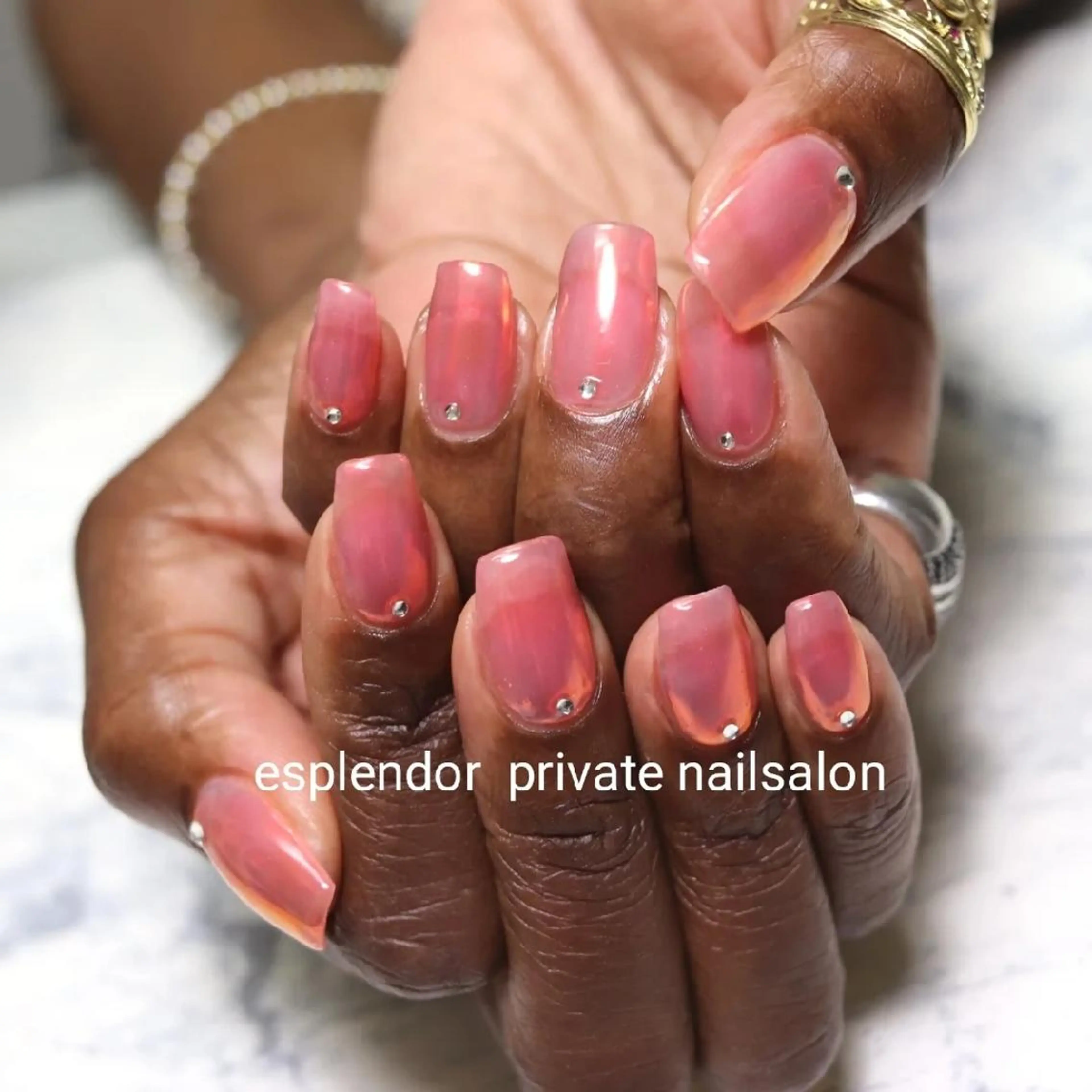 ネイル ストーンネイル ハンドネイル フットネイル ハンドケア esplendor  エスプレンドル所属・esplendor  エスプレンドルのネイルデザイン