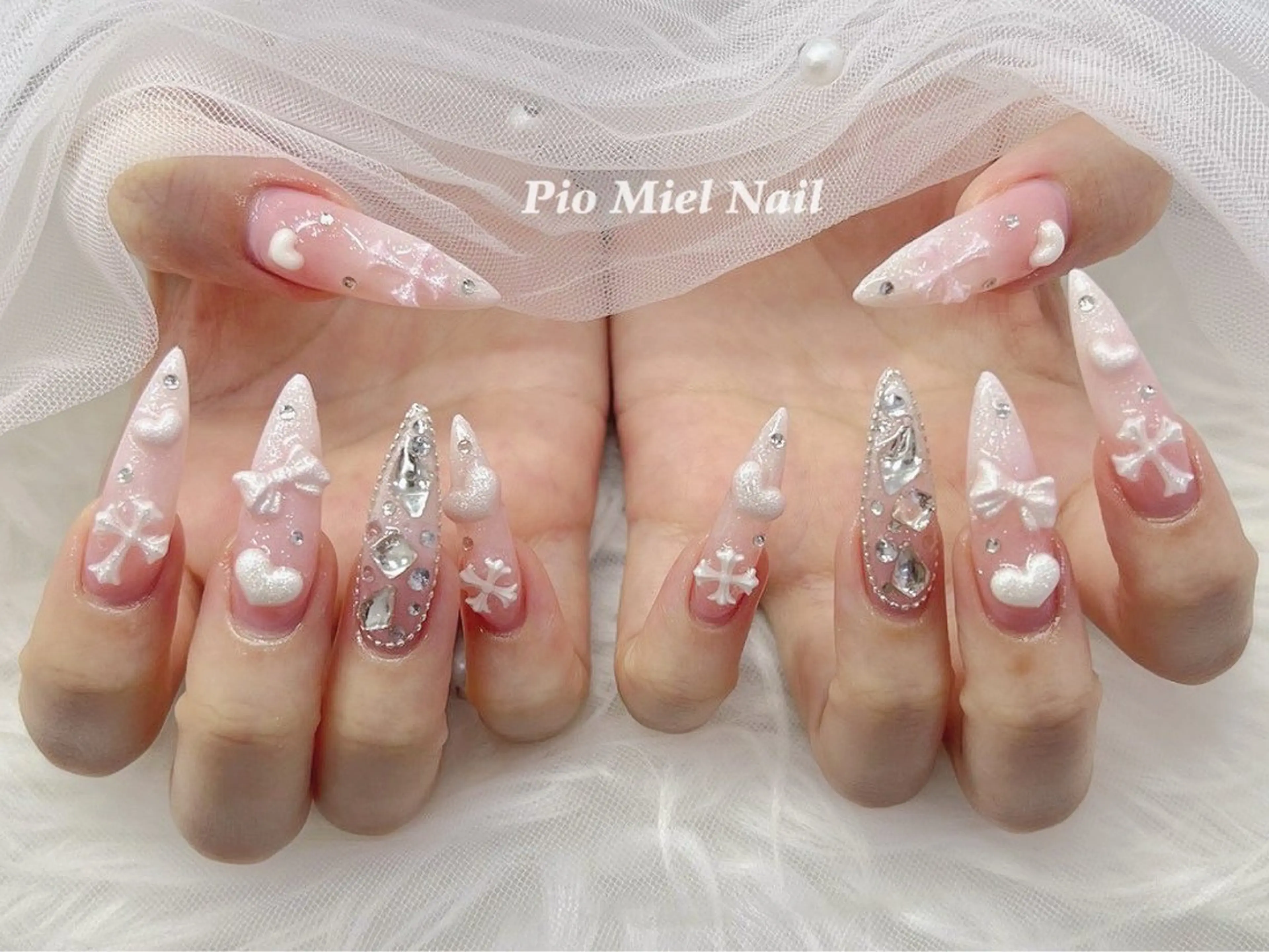 ネイル ガーリー ハート ロングネイル ピンク ぷっくりネイル ハンドネイル momo 長さだしのネイルデザイン