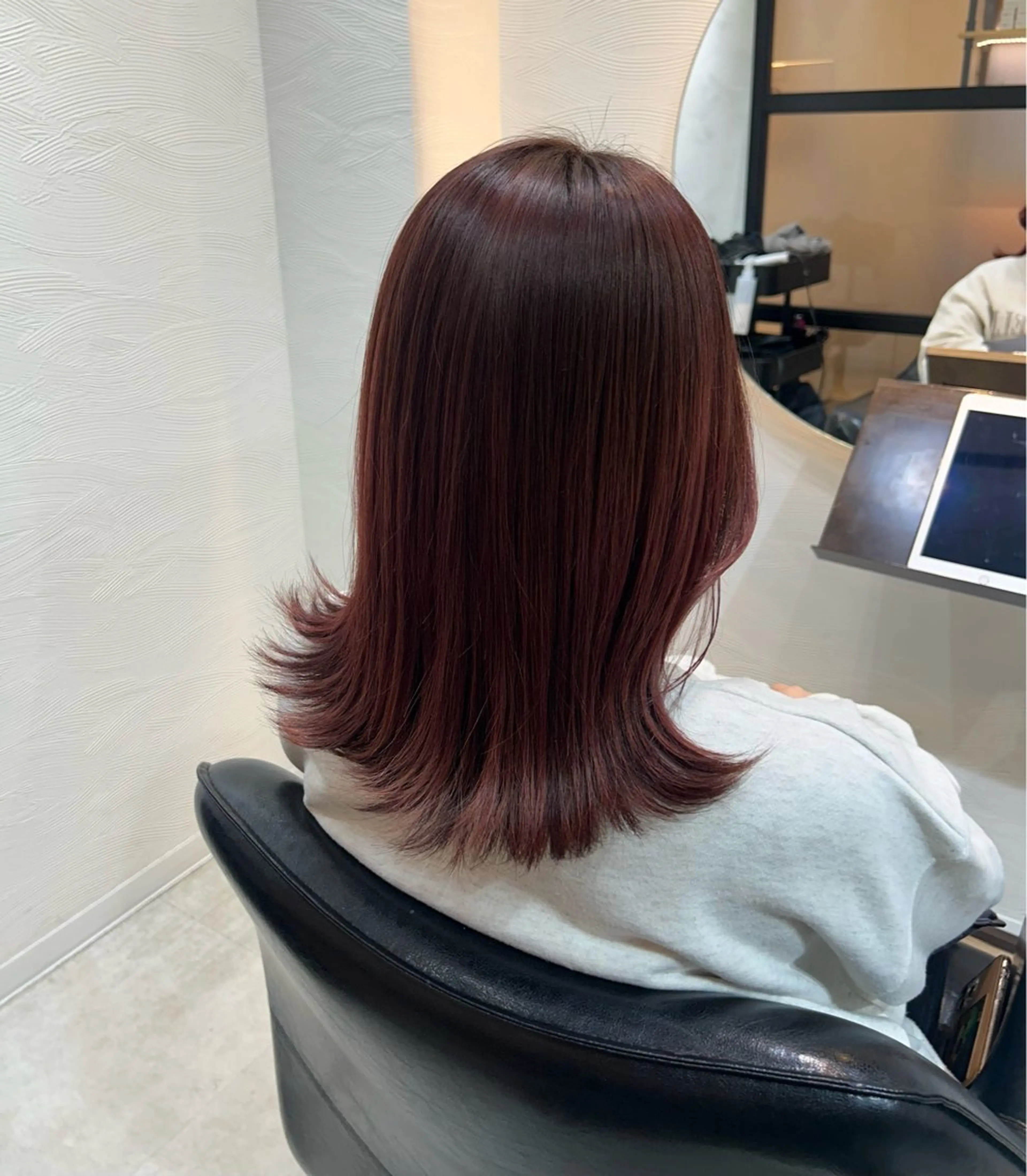 ミディアム カラー カット ヘアカラー トリートメント 🤍透明感/韓国風 🤍サクラギヒトミのヘアスタイル