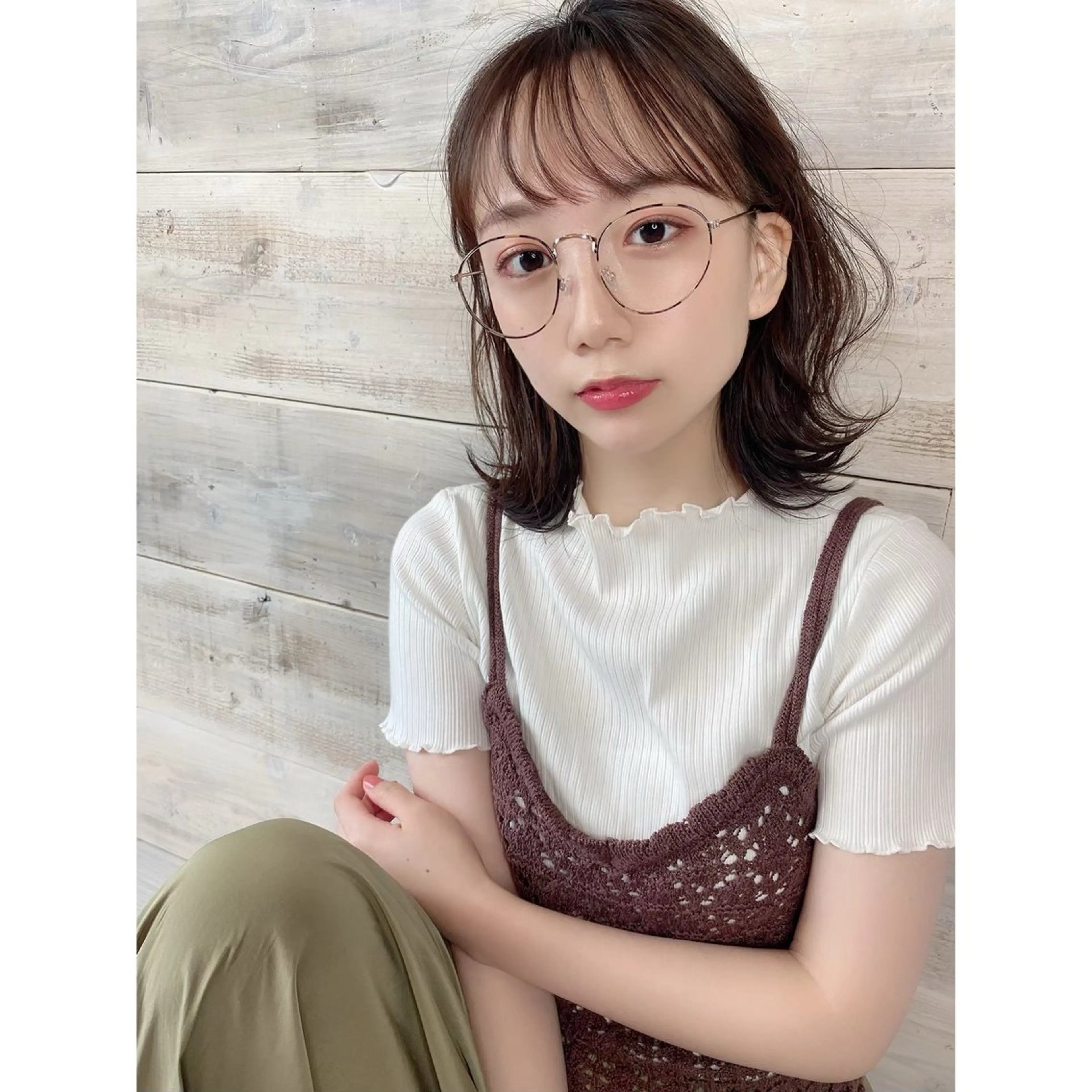 ミディアム カラー ハイトーン/ 顔周りレイヤー/白石のヘアスタイル