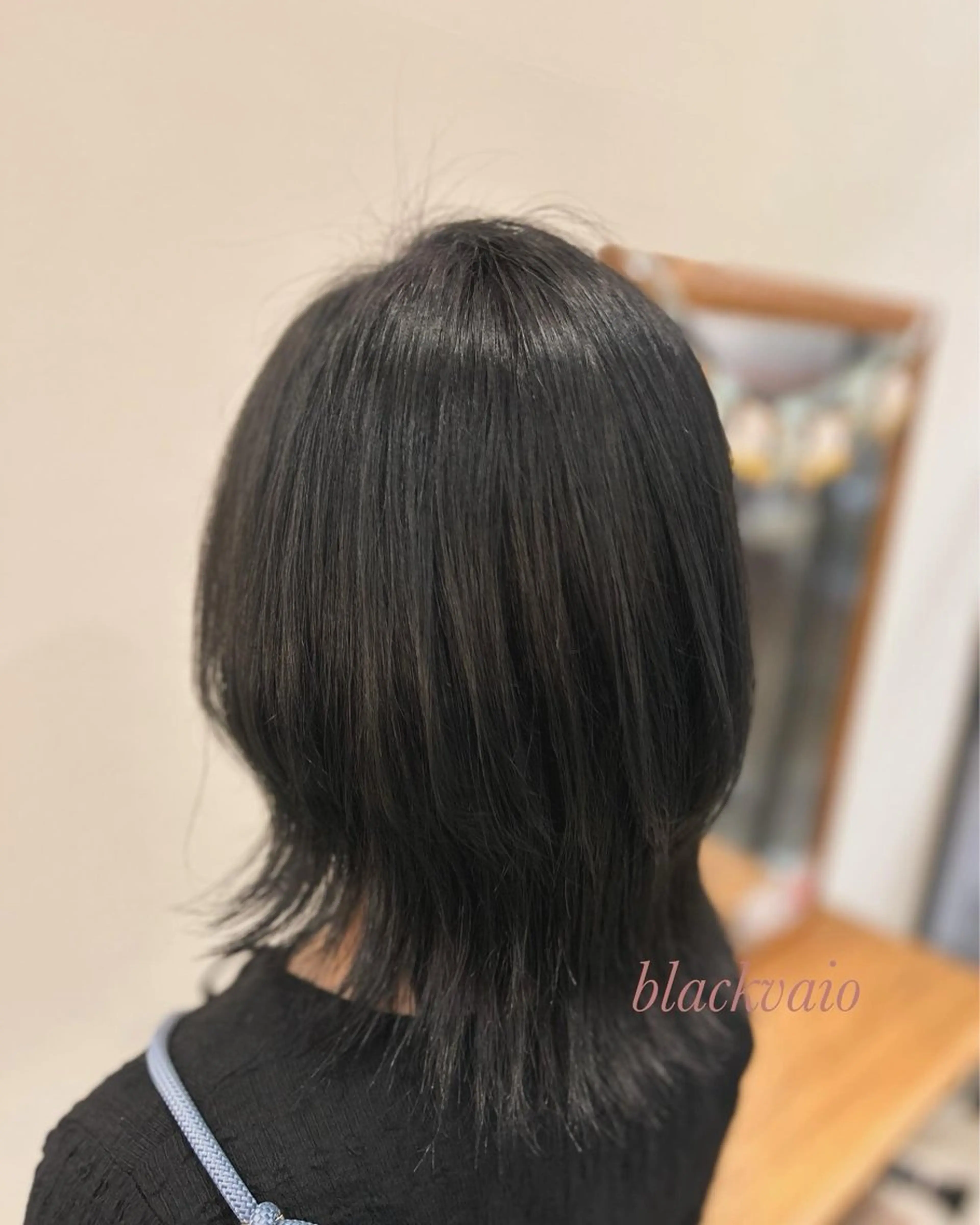 カラー 黒髪 ブルーカラー ブルーブラック 津田 莉央奈🫧‪のヘアスタイル