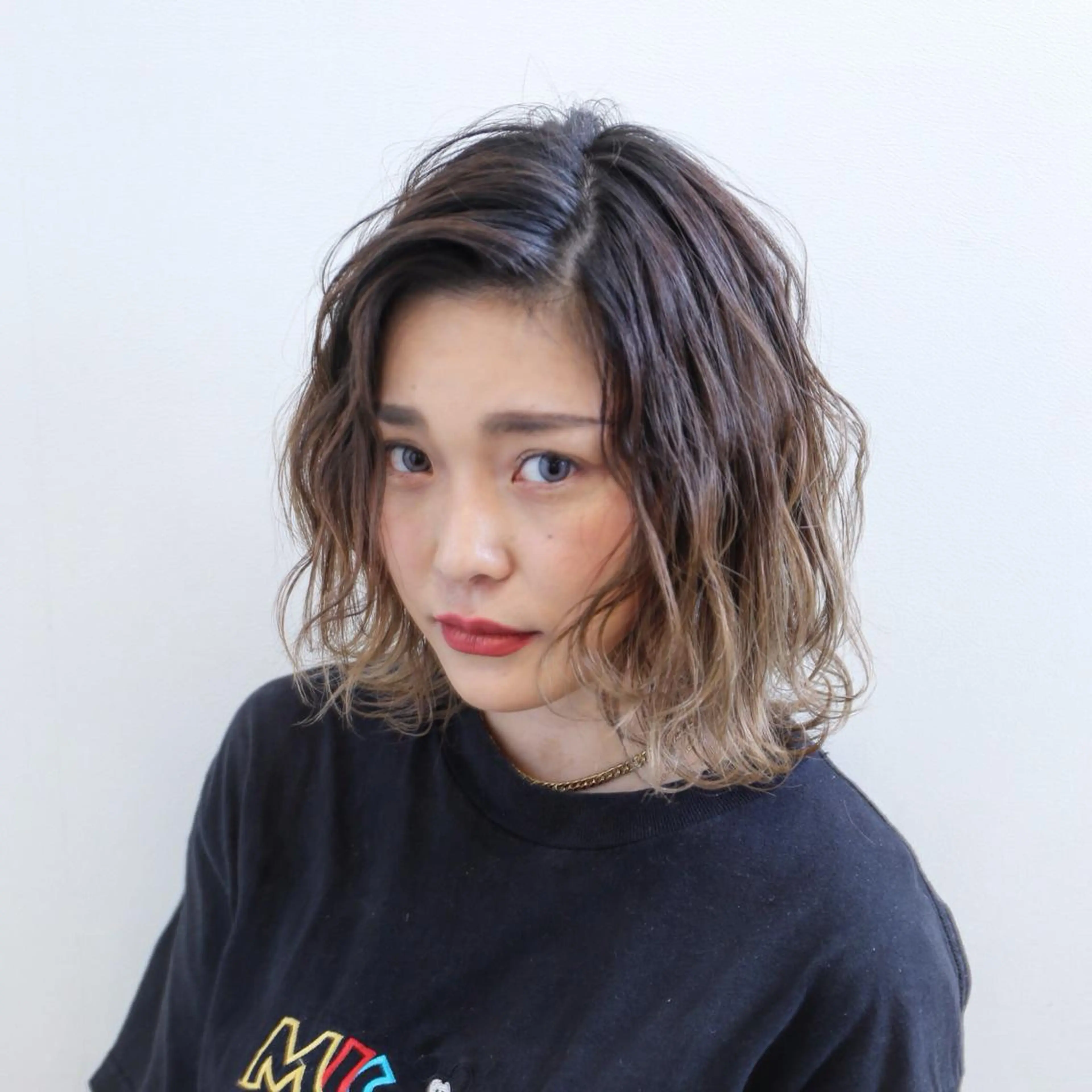 ミディアム カラー ブリーチ 透明感カラー グラデーションカラー ヘアカラー トリートメント 髪質改善/イルミナ/ 城崎のヘアスタイル