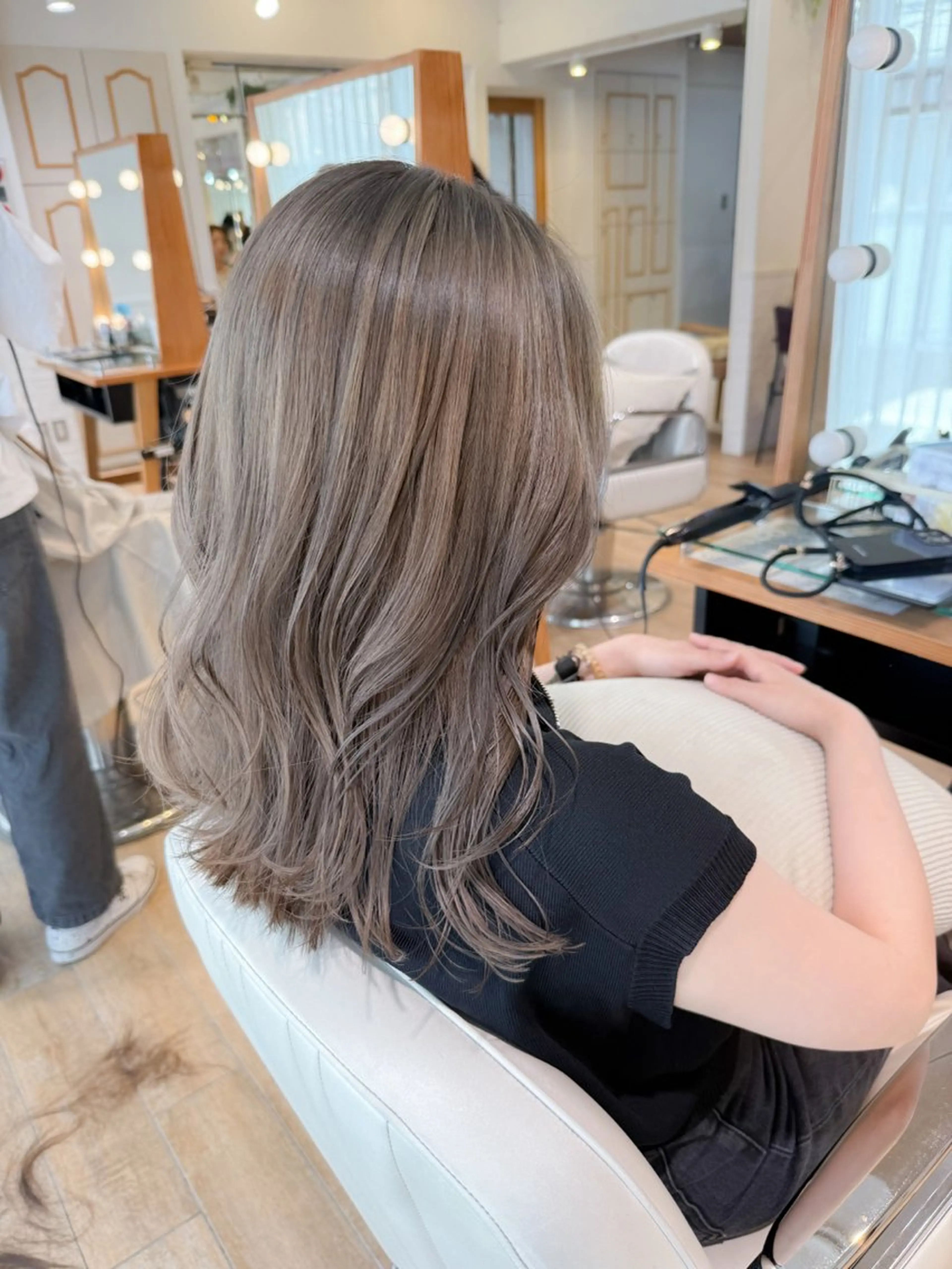 セミロング カラー ダブルカラー グレージュ ヘアカラー ✨カラー支持No.1 🧸ワキ カナコ🧸のヘアスタイル