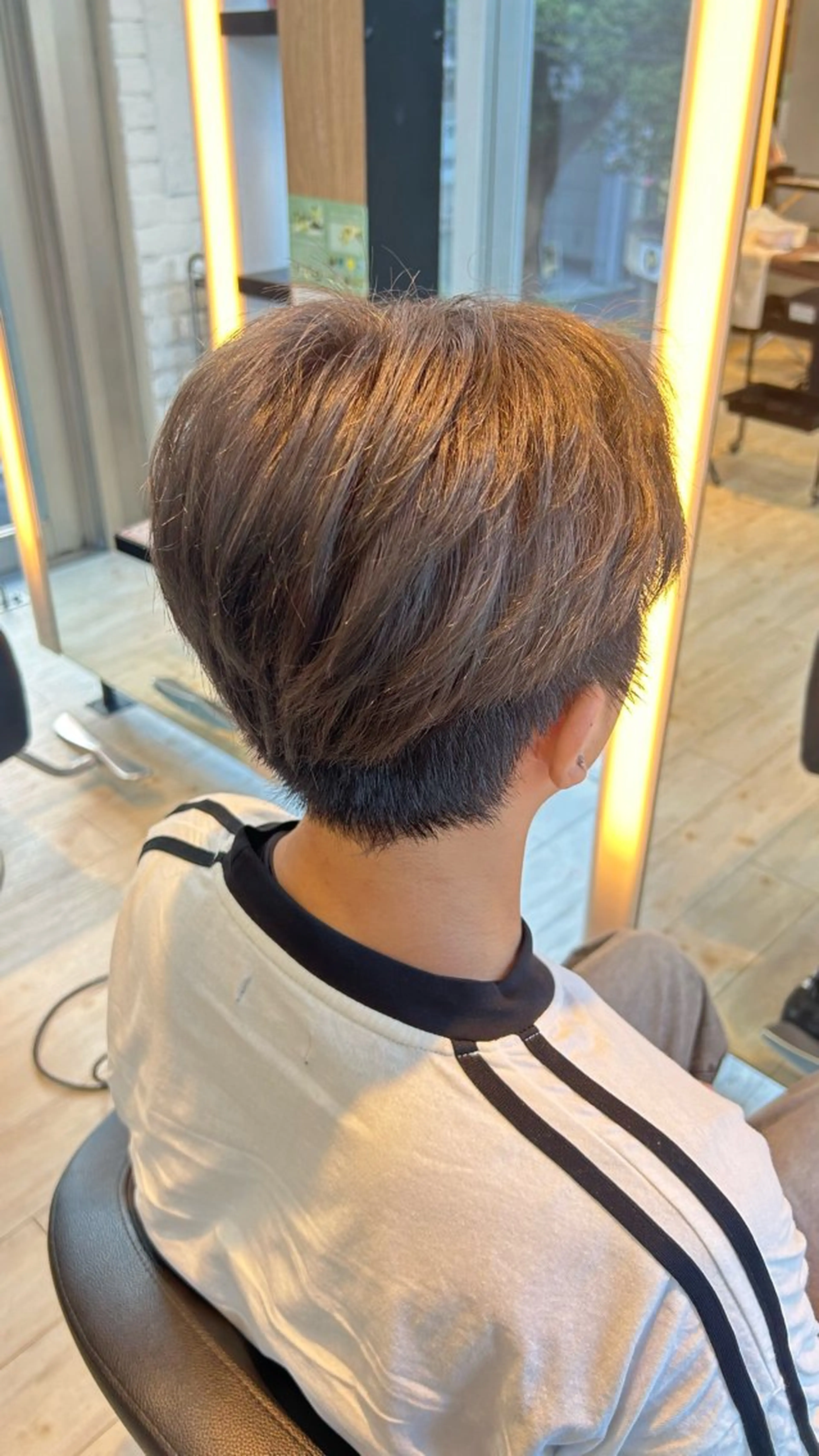 カラー メンズ メンズブリーチ ブリーチ 透明感カラー カット ヘアカラー トリートメント 有働由良／ハイトーン ／韓国メンズヘアのヘアスタイル