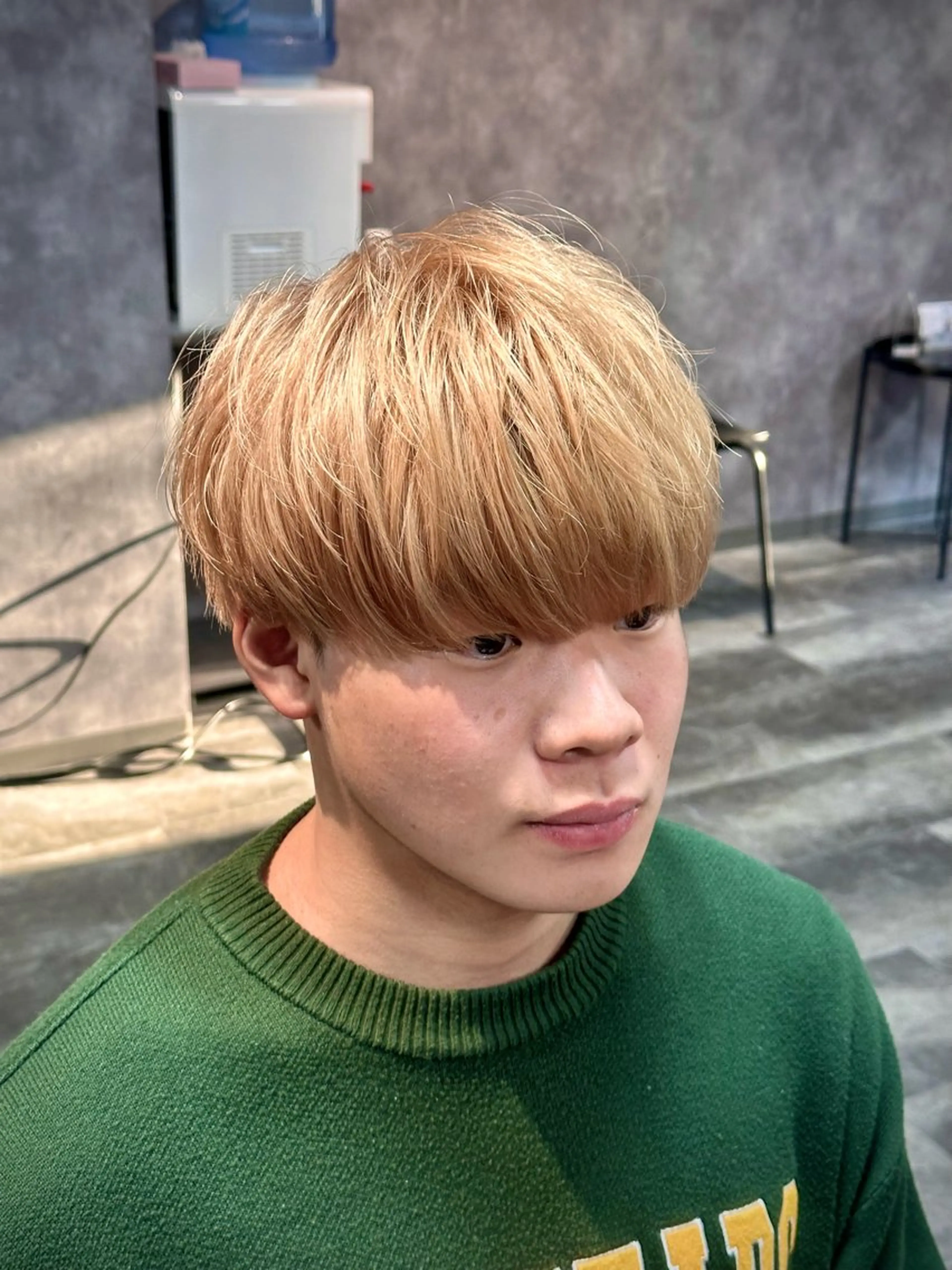 ショート SWELL-WHITE-所属・緒方 翔英のヘアスタイル