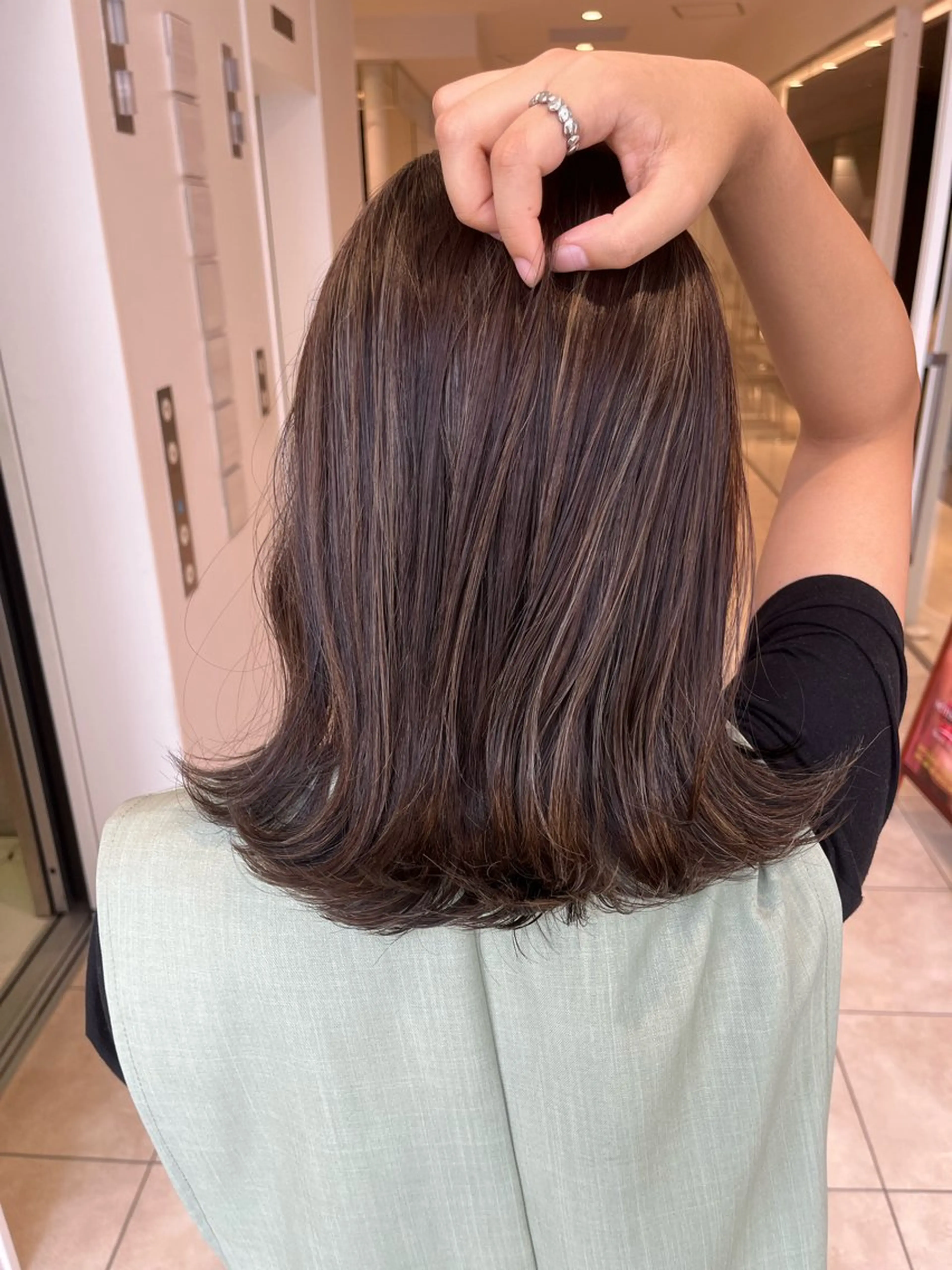 ミディアム カラー 中原 優美のヘアスタイル