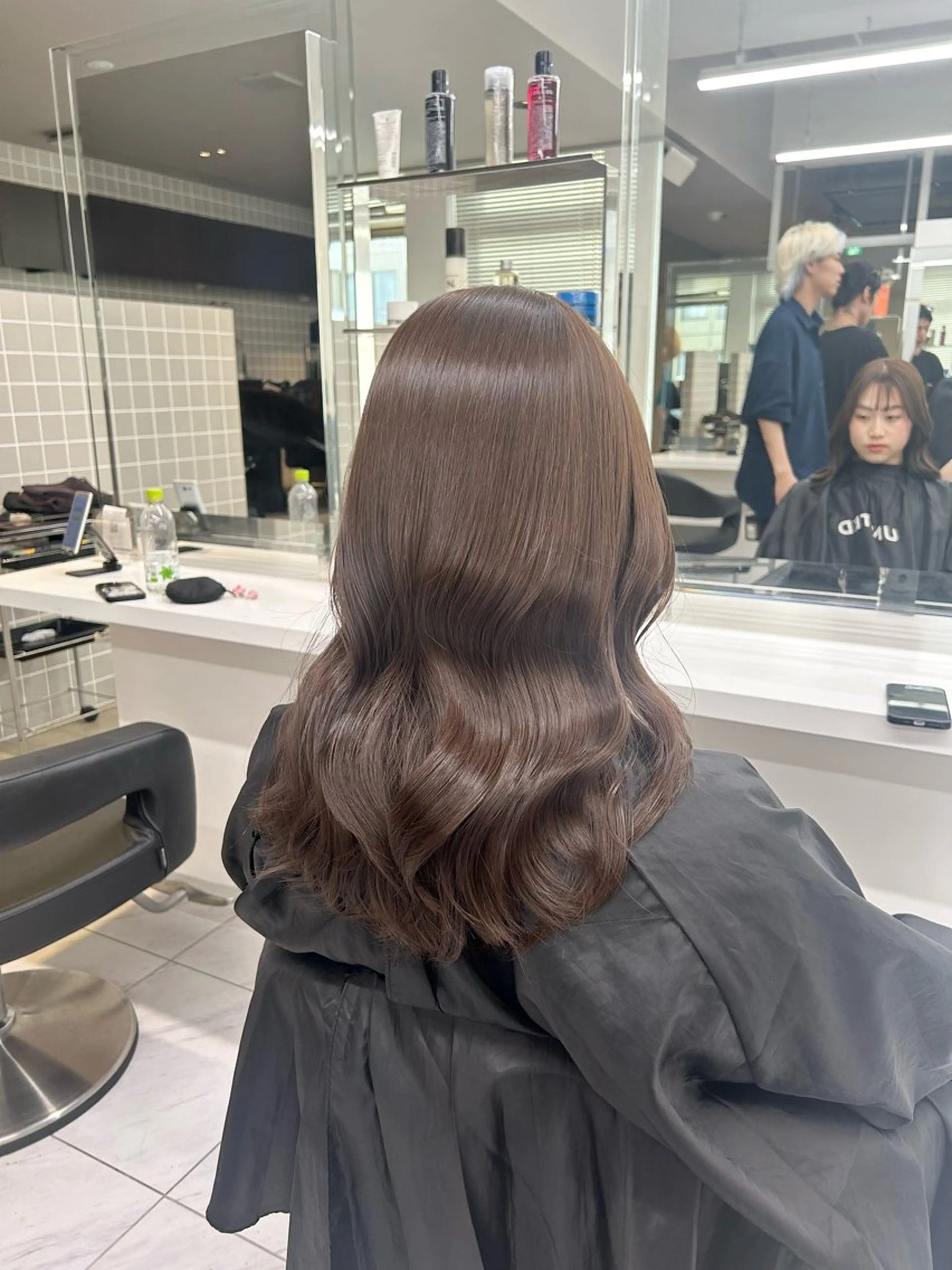 カラー ヘアカラー 透明感ベージュ🤎 ナチュラルレイヤーのヘアスタイル