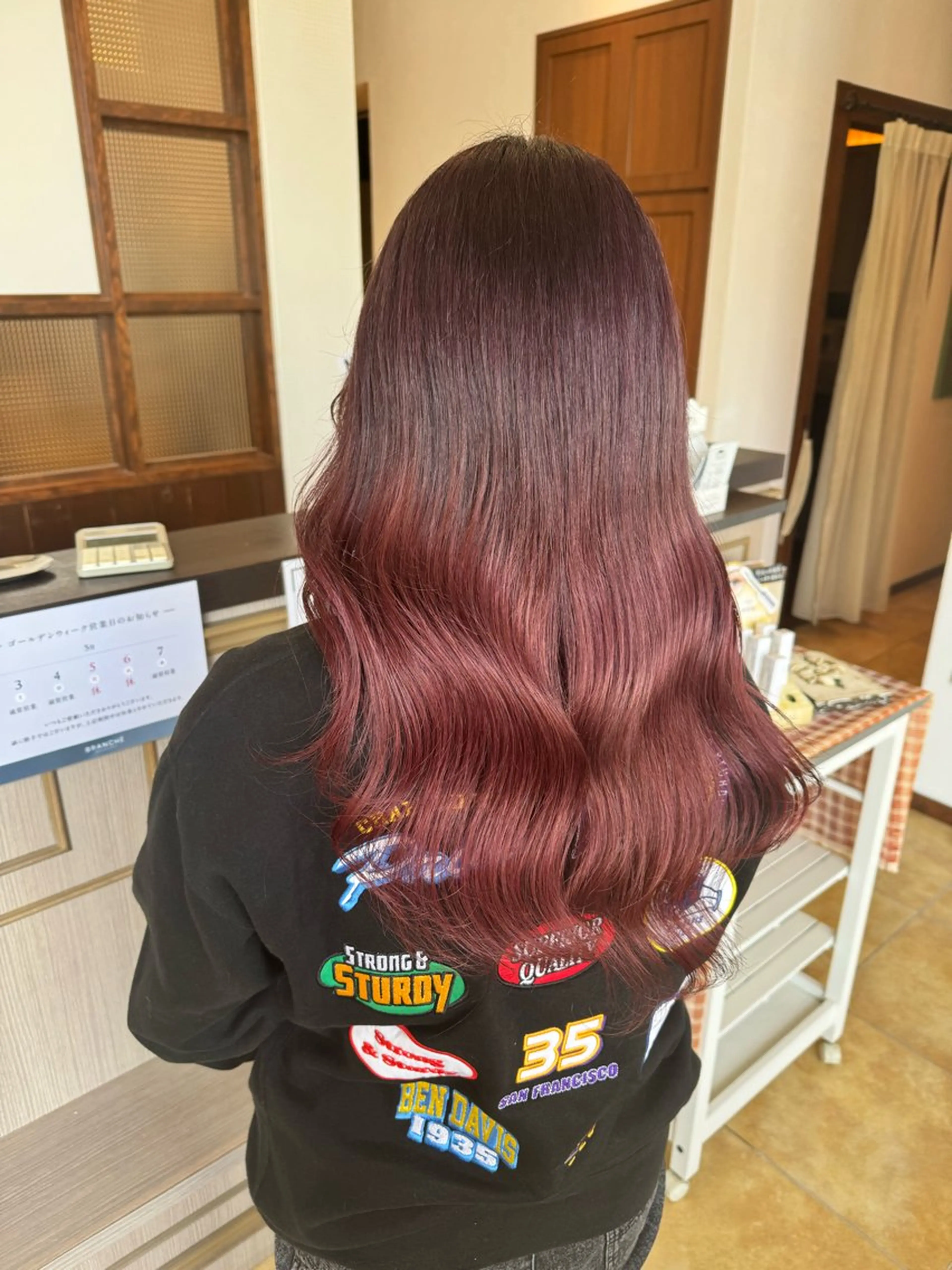 セミロング カラー グラデーションカラー カット ヘアカラー ブランシェ神領店 稲垣 葵のヘアスタイル