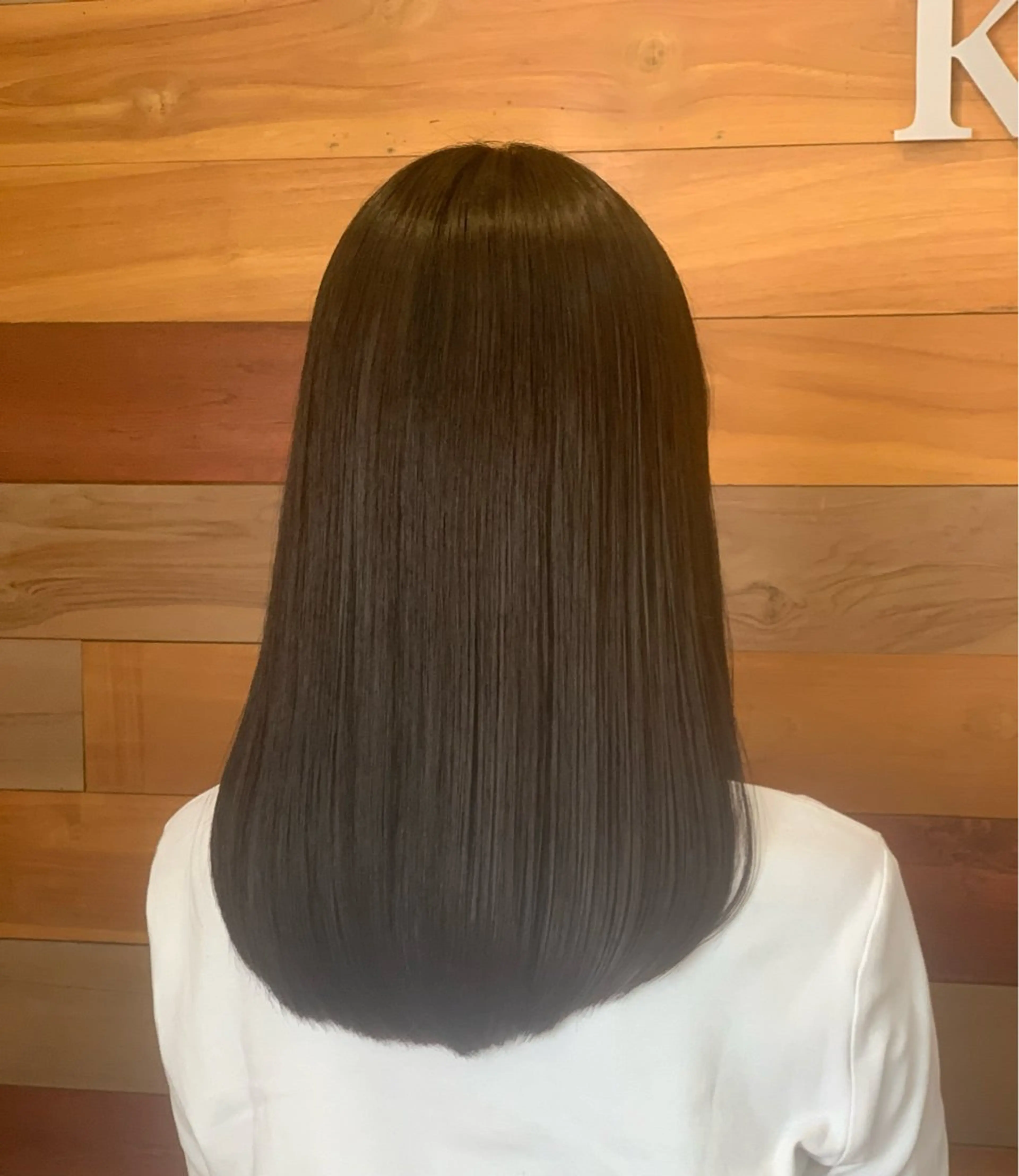 🉐ナチュラルストレートパーマ＋毛先整えカット✂️の写真