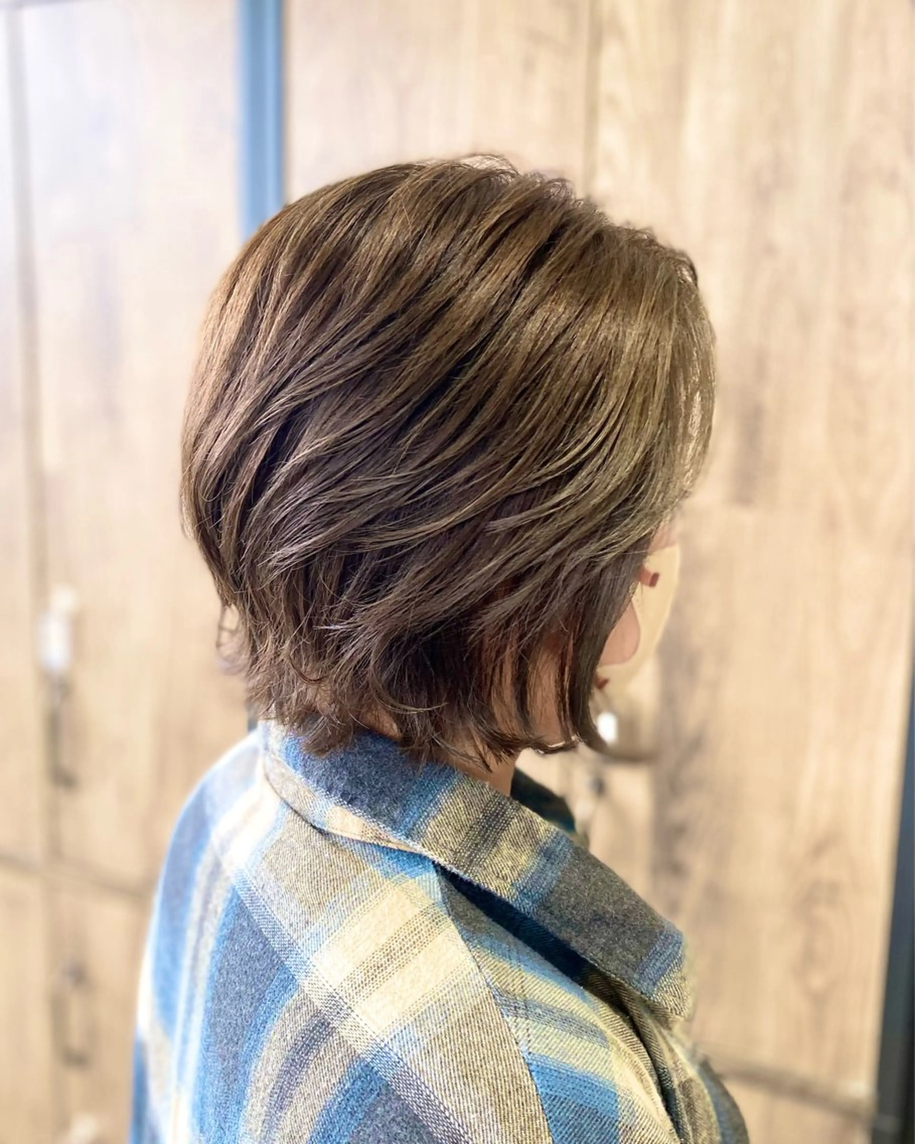 ショート カラー レイヤーカット 外ハネヘア 太田 未来のヘアスタイル