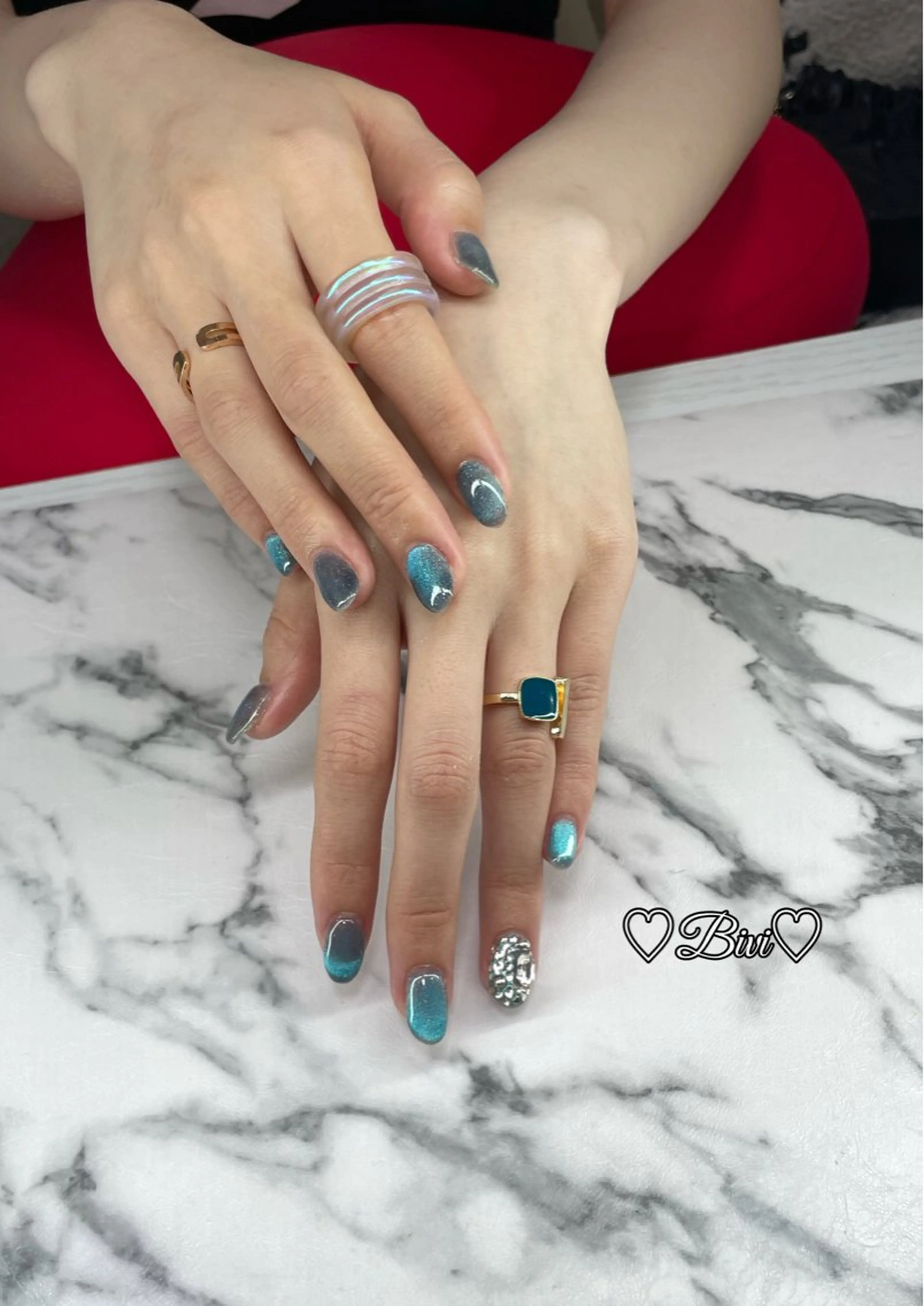 ネイル アートネイル フラッシュネイル ラメ(グリッター) マグネットネイル シルバー ハンドネイル ハンドケア ♡Bivi♡自爪に 優しいネイルサロンのネイルデザイン