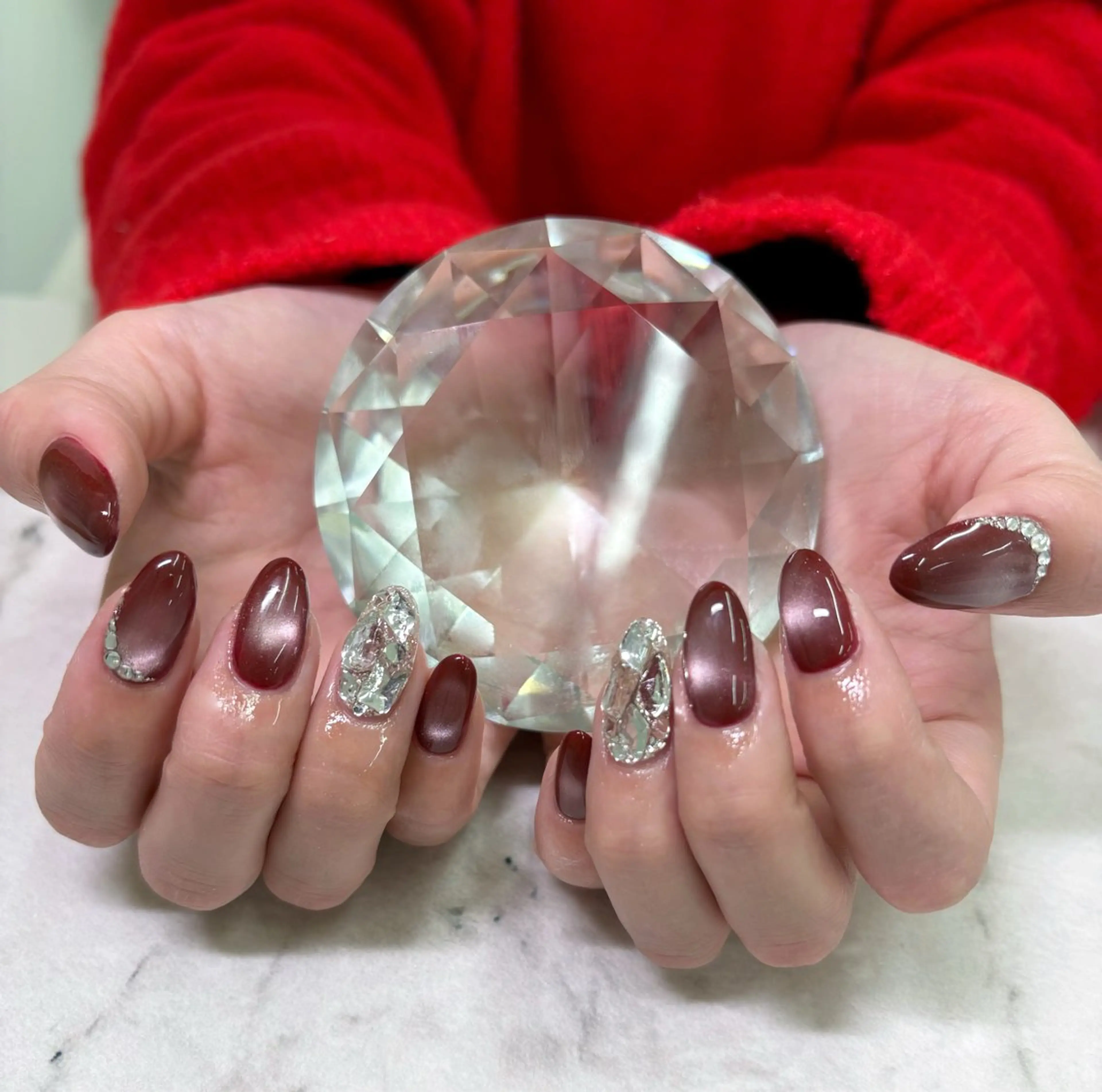 ネイル ハンドネイル 秋元 琴音のネイルデザイン