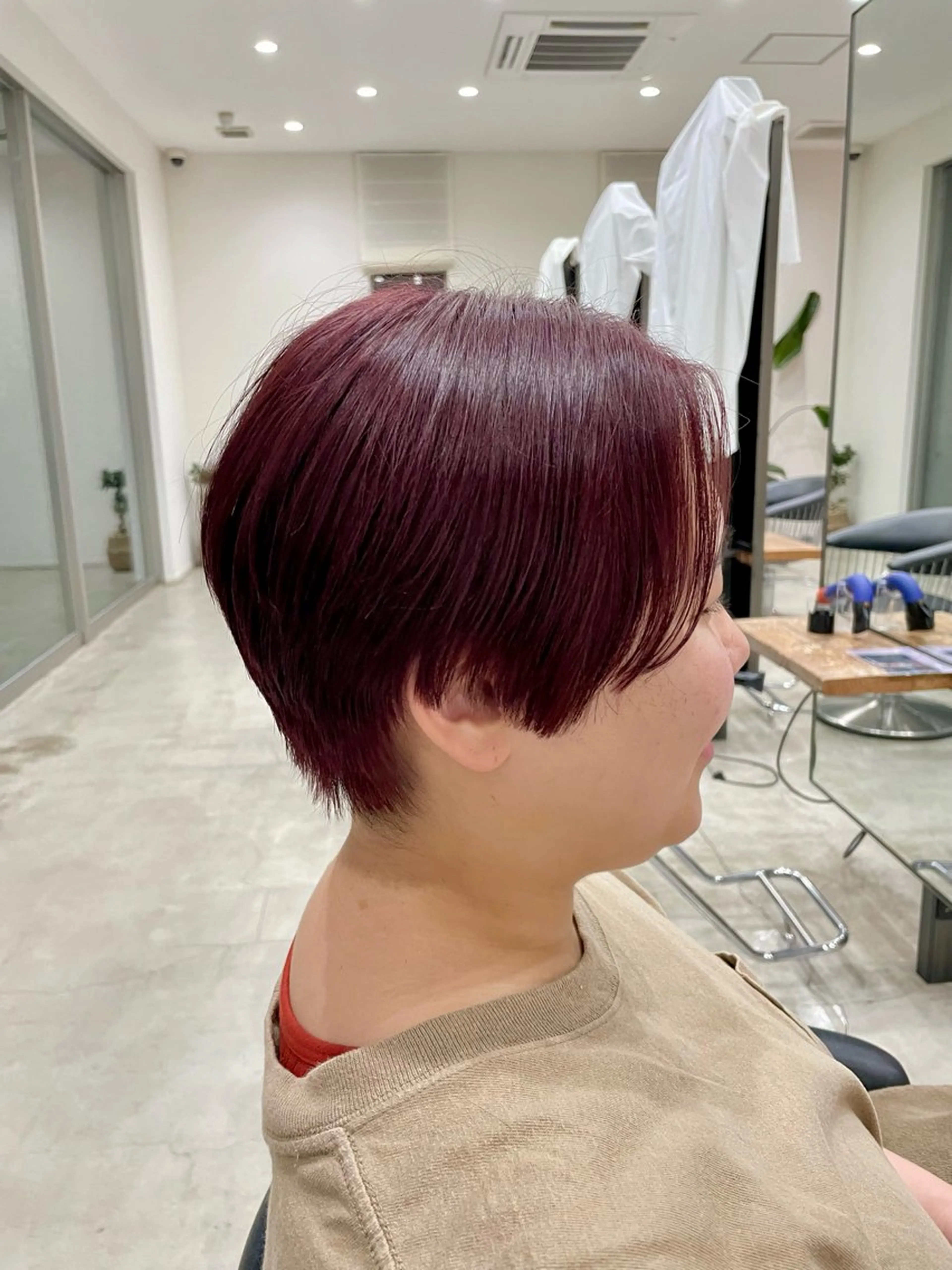ショート カラー ボルドーカラー レッドカラー ヘアカラー ヴァンキャトル所属・芳賀 風斗のヘアスタイル