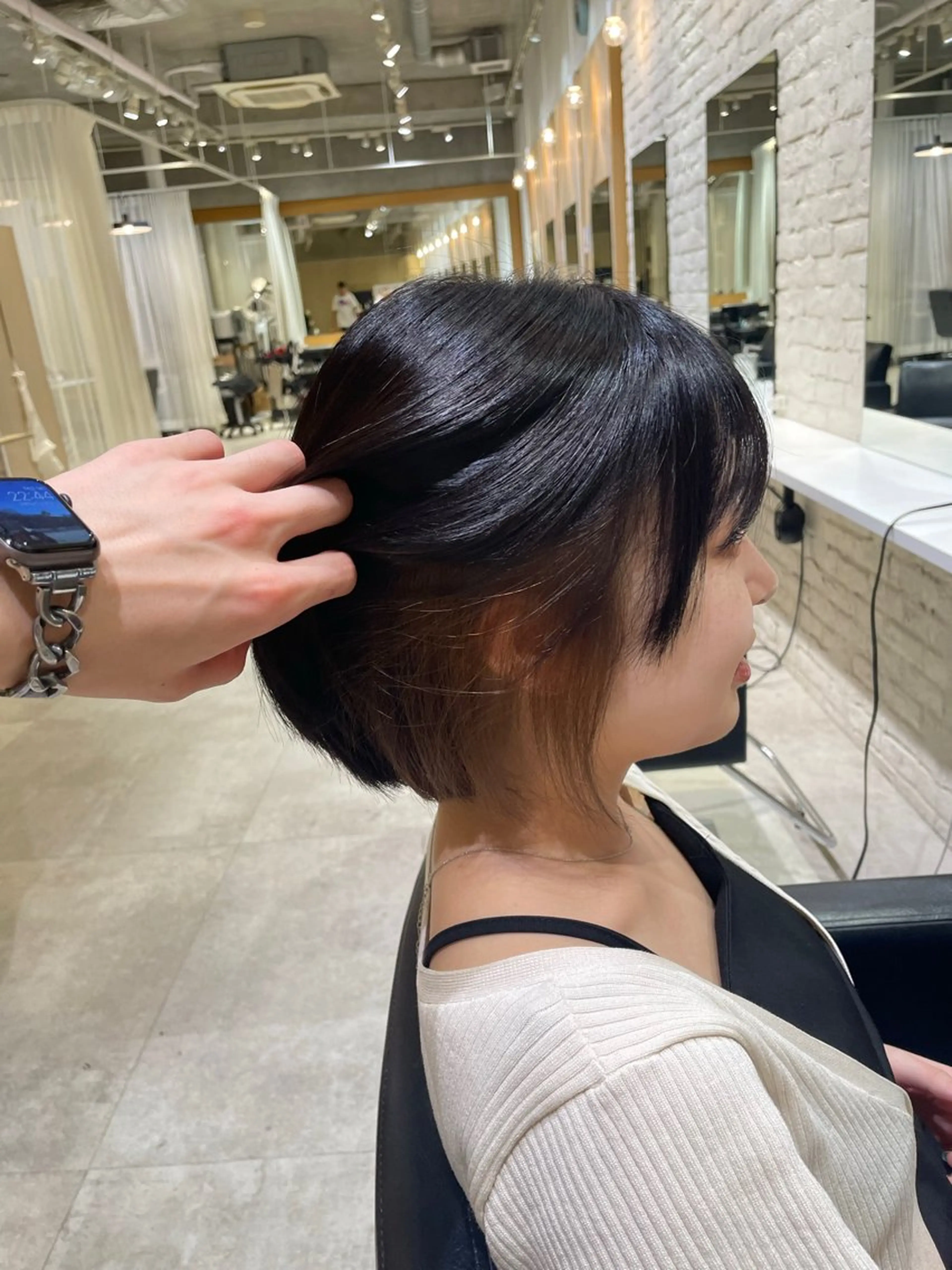 ショート ヘアカラー ルーズシャドウ/ 波巻き💠大塩威吹のヘアスタイル