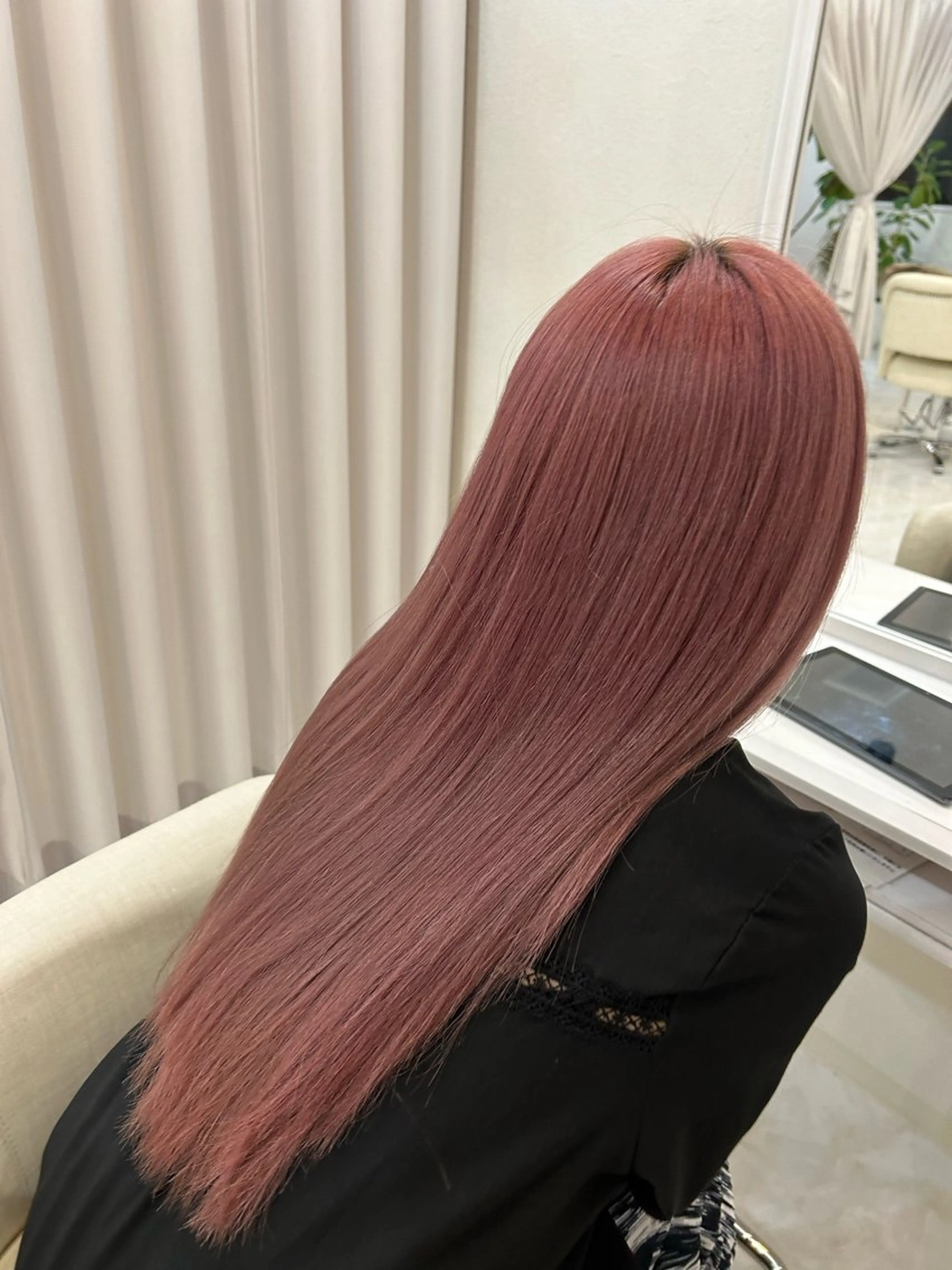 ロング カラー ブリーチ ピンクカラー 山川 綾也のヘアスタイル