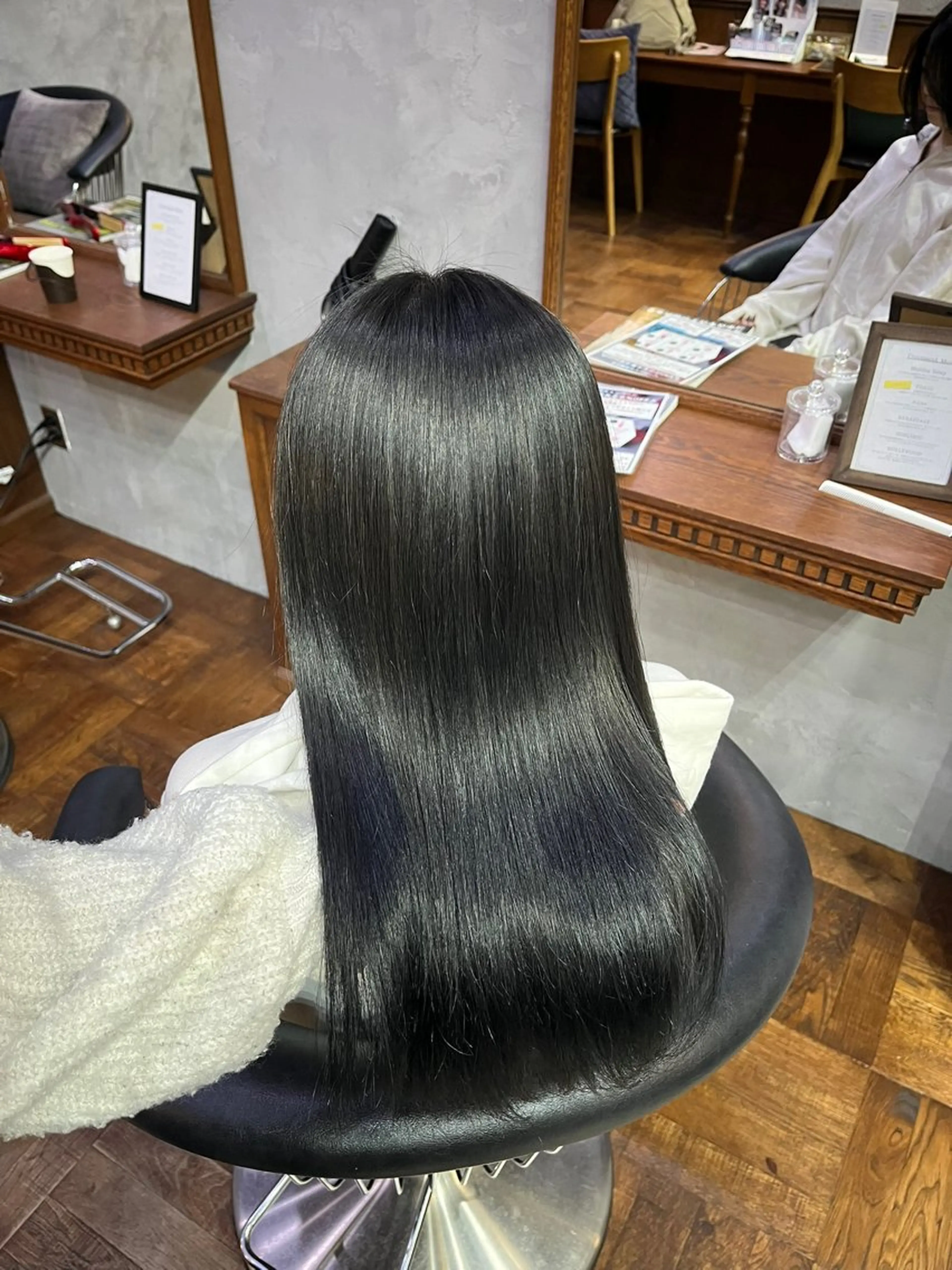 ロング ヘアカラー 前畑 きりあのヘアスタイル