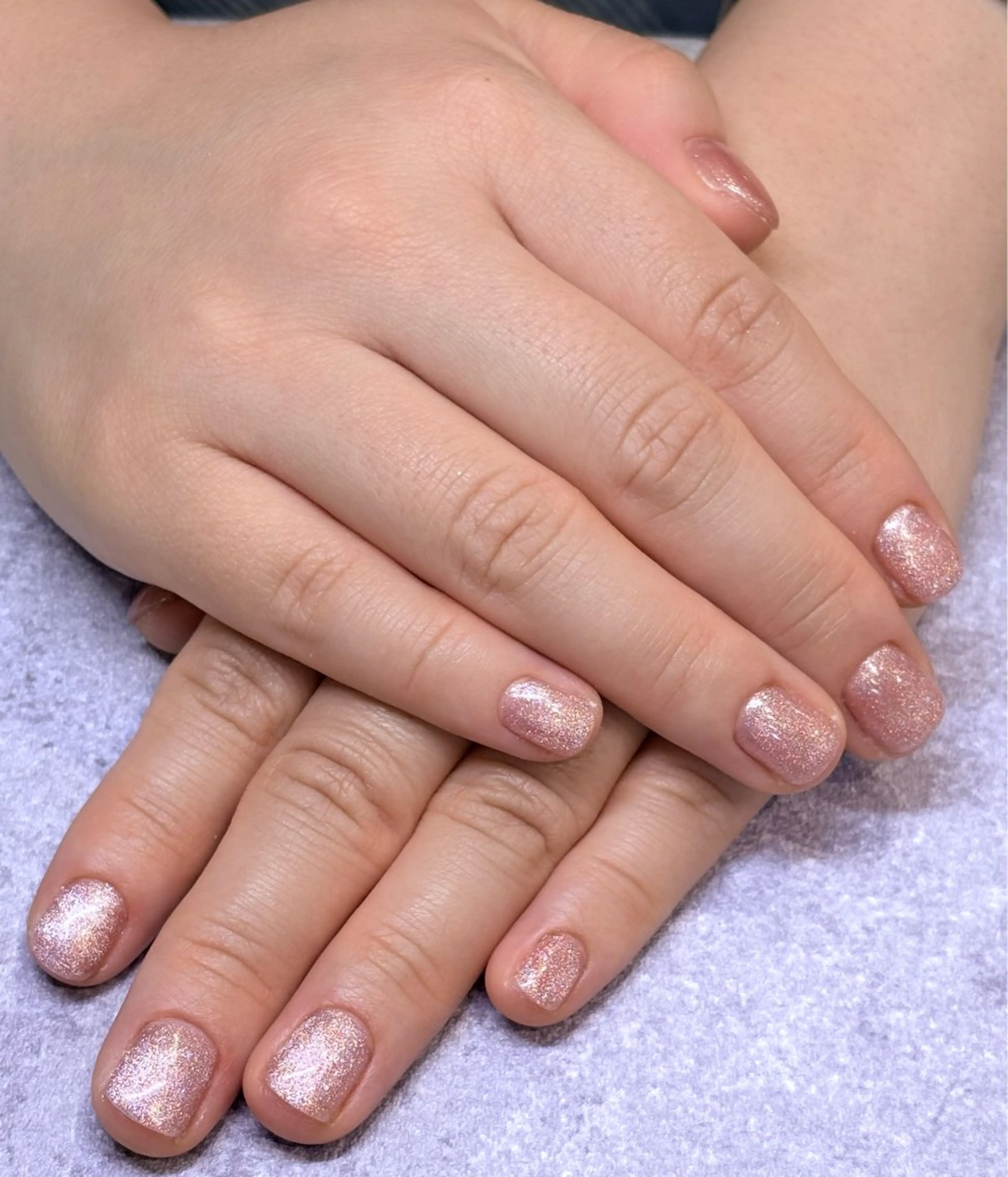 ネイル キラキラネイル マグネットネイル ショートネイル Minamo 🩵のネイルデザイン