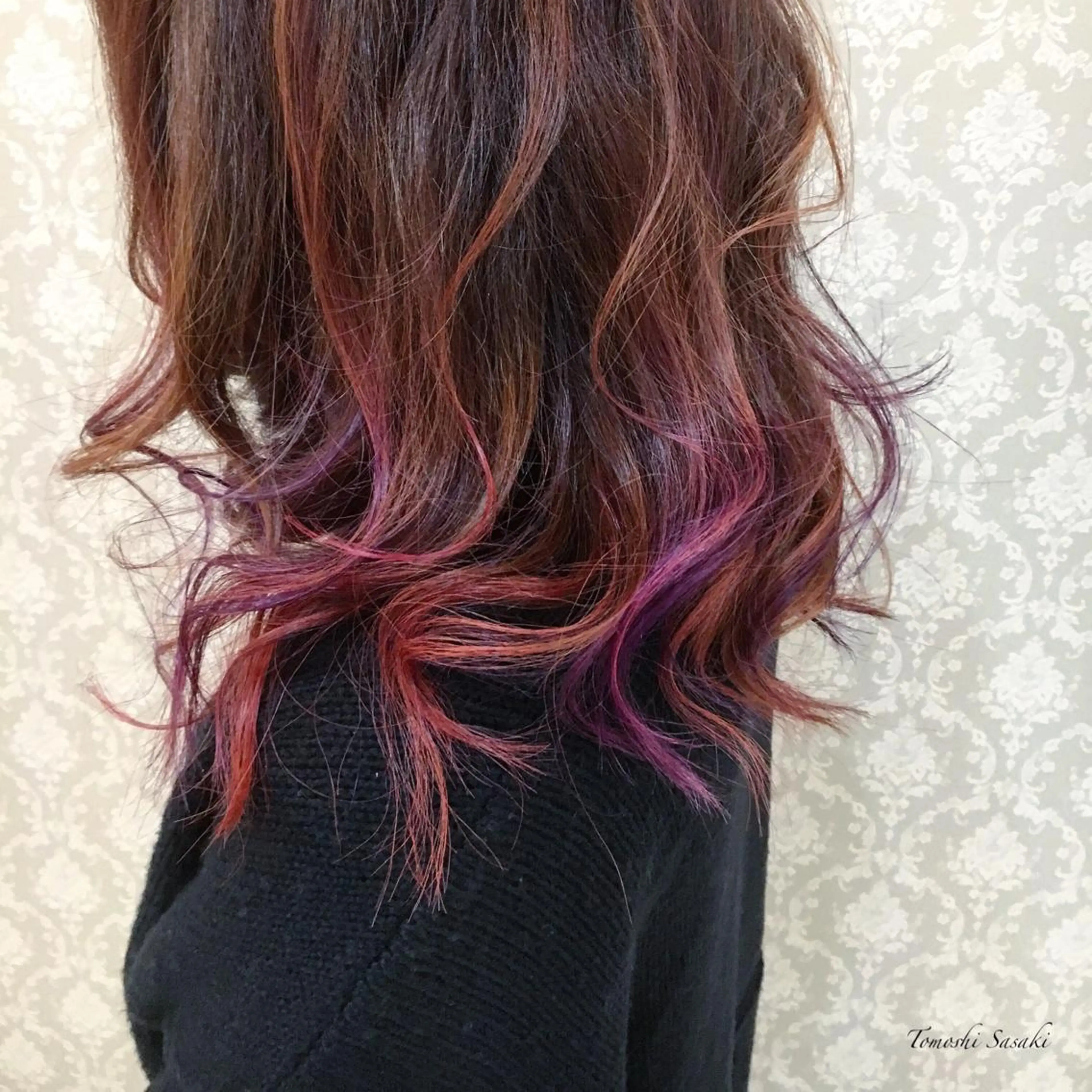 カラー ササキ トモシのヘアスタイル